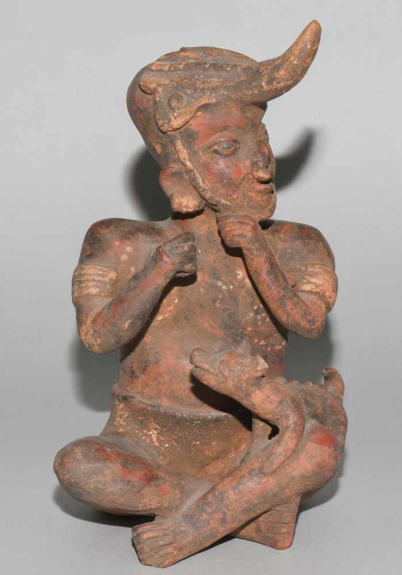 Sitzende Figur Westliches Mexico, Jalisco, 200–300 n.C. Ton, rot bemalt mit Details in schwarz und - Bild 2 aus 8