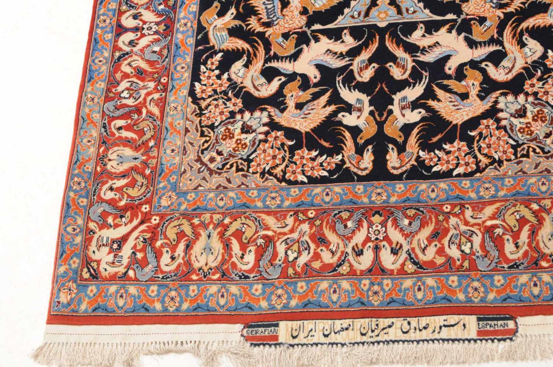 Isfahan Z-Persien, um 1960. Flormaterial Korkwolle, Kette aus Seide. Unten in der Mitte signiert mit - Bild 9 aus 13