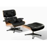 Charles und Ray EamesLounge Sessel mit Ottoman, Modell Nr. 670. Entwurf: 1956. Ausführung: Vitra.