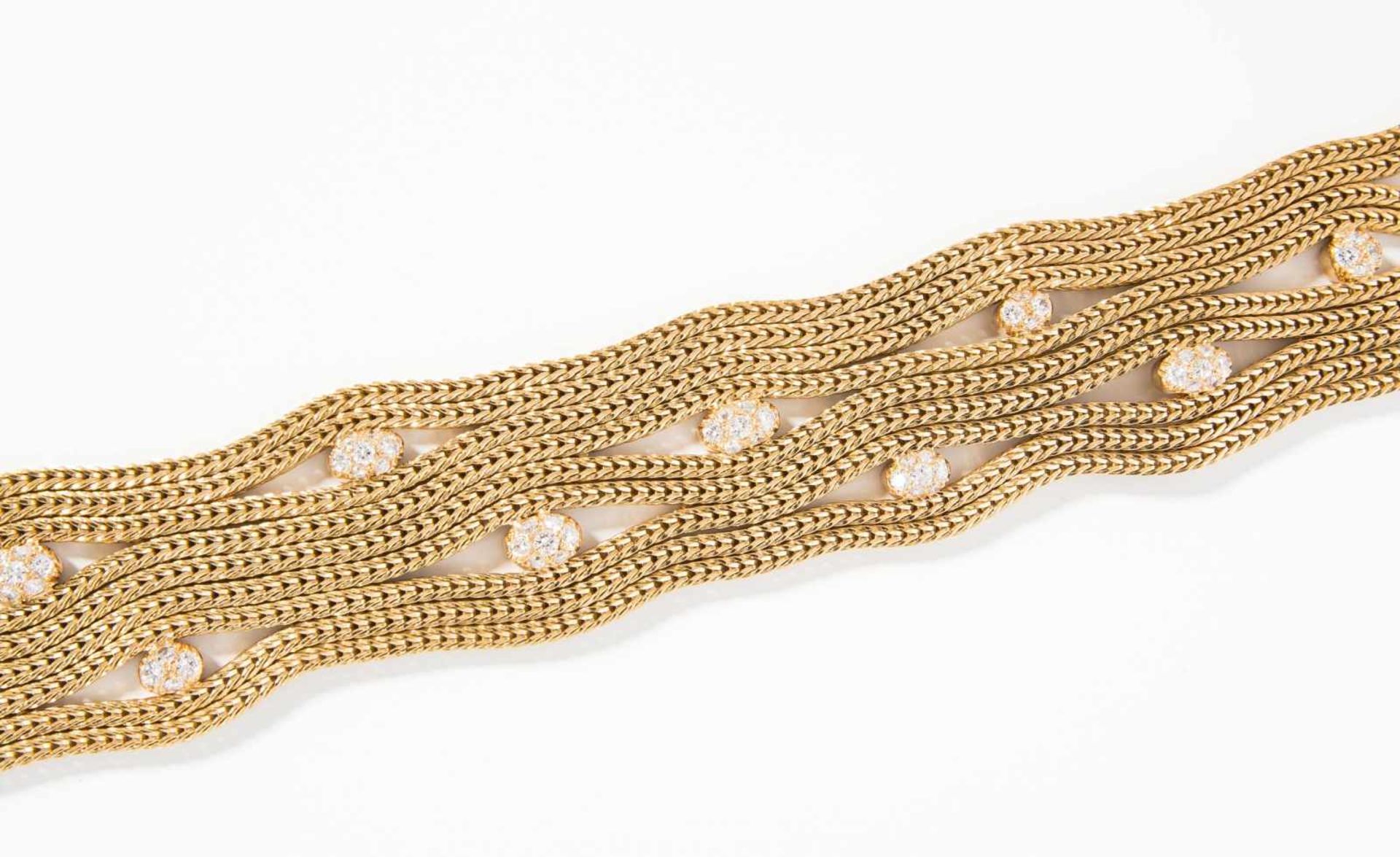 Brillant-BraceletFrankreich, 1950er Jahre. Schön gearbeitetes Bracelet aus Fuchsschwanzketten in