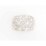 Brillant-Ring750 Weissgold. Breiter, bombierter Ring mit Brillantpavé von ca. 4 ct, F/G-vs. Gr.