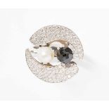 Naturperlen-Diamant-Ring750 Weissgold. Yin-Yang-Motiv mit 1 schwarzen Diamanten ca. 6 mm, 1