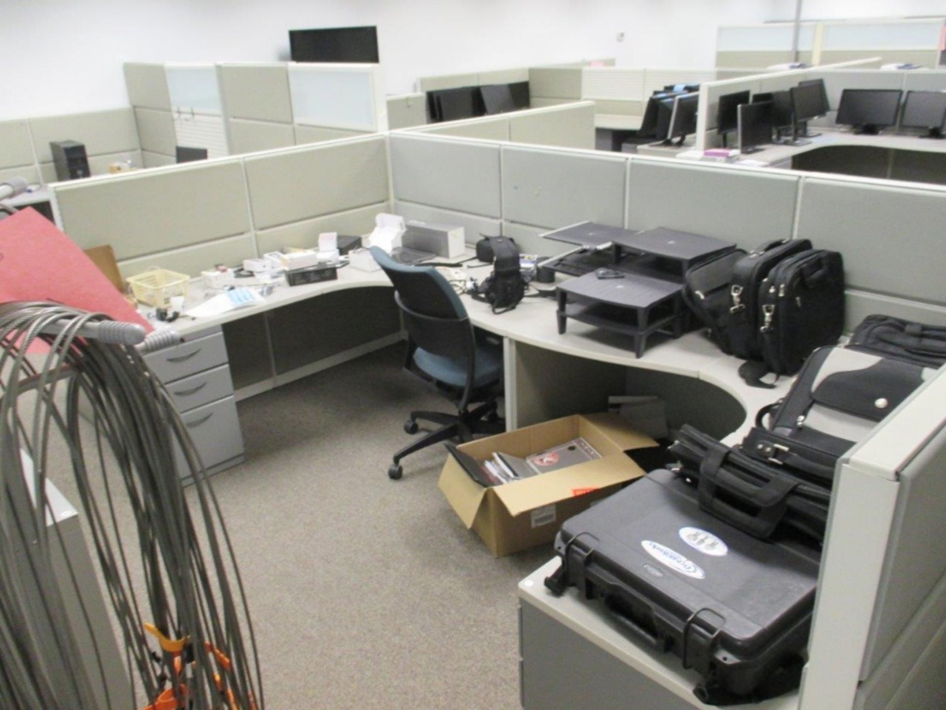 2008 Tecknion 8 Station Work Cubicle System - Image 4 of 6
