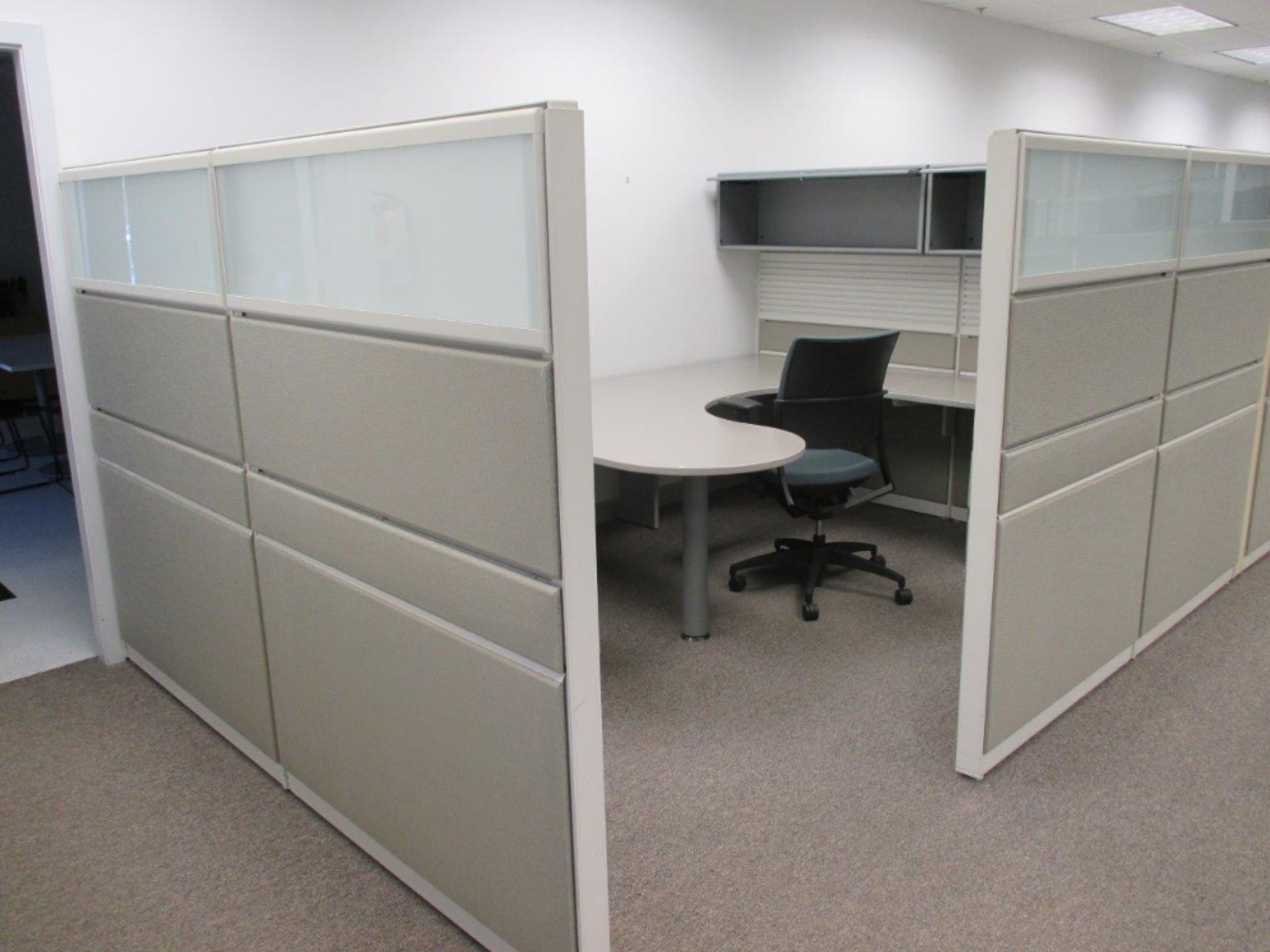 2008 Tecknion T Shaped 2 Station Cubicle w/ 1 Freestanding divider - Image 2 of 3