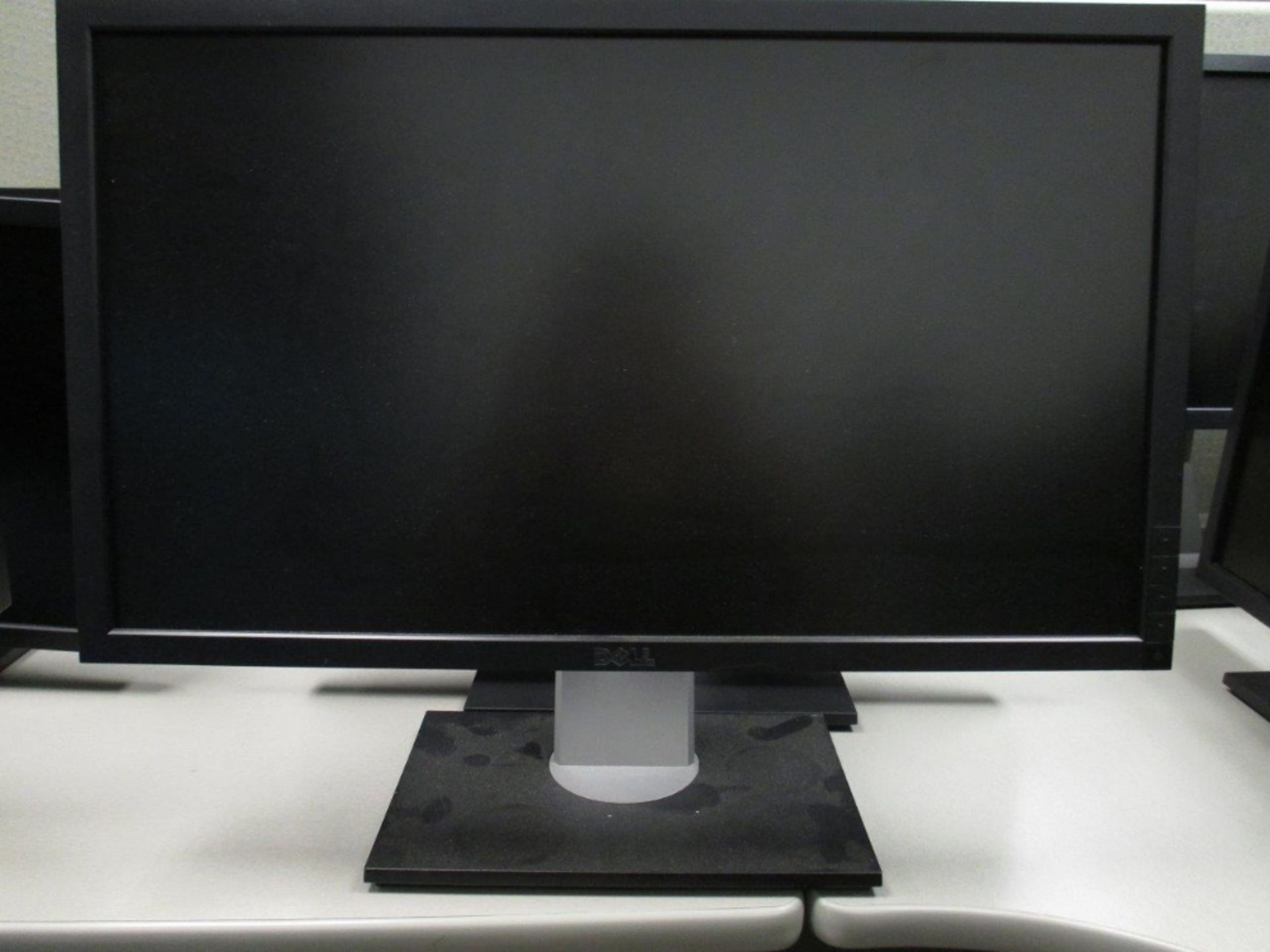 Dell 22" LCD Monitor - P2211