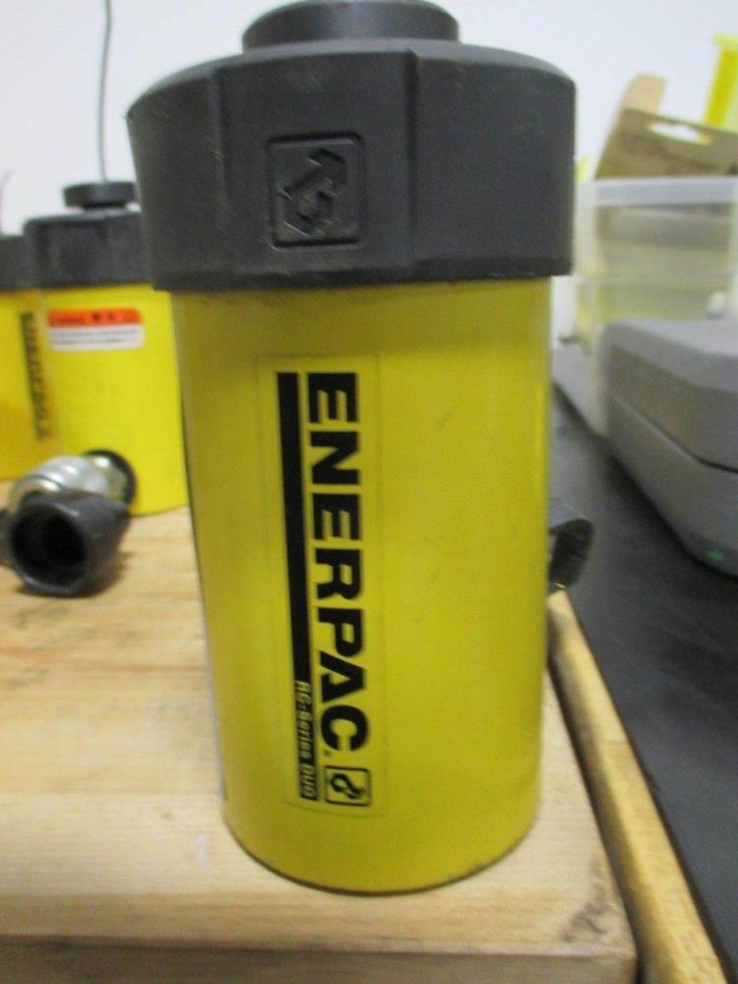 Enerpac RC152 15 Ton Hydraulic Ram - Image 2 of 3