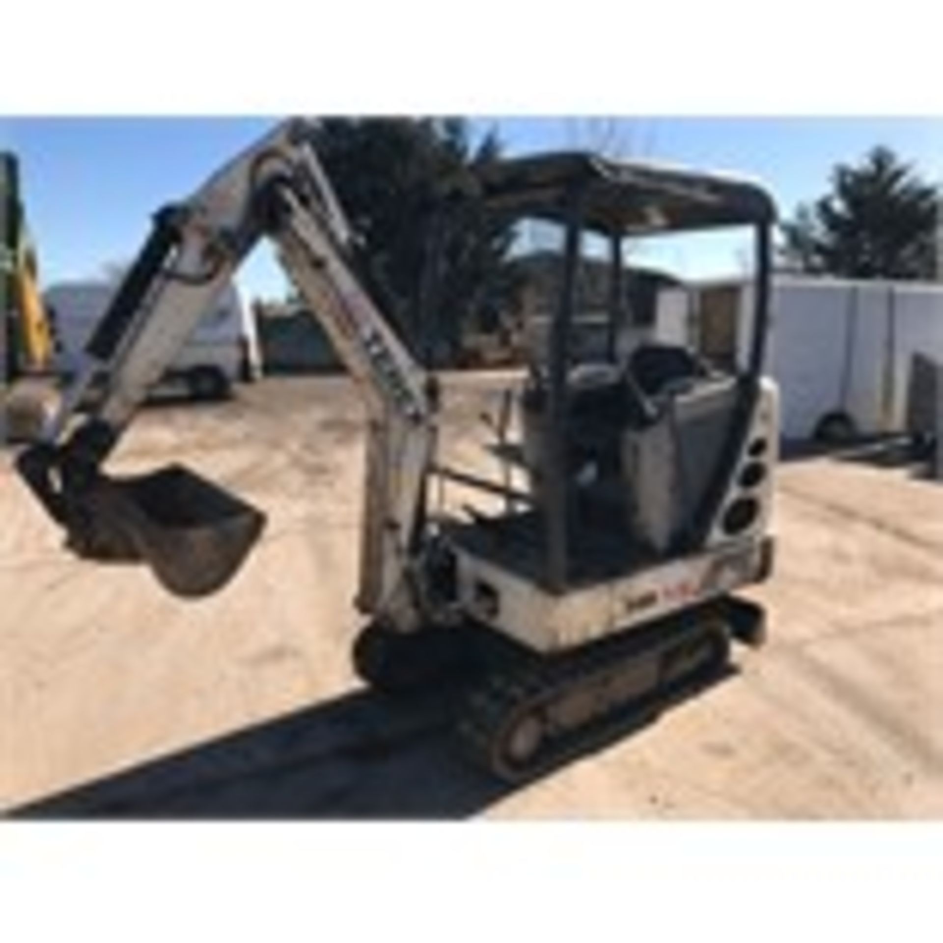 TEREX HR 1.5 MINI DIGGER WITH GRAB & HAMMER CONNECTIONS - 2005 (+VAT)