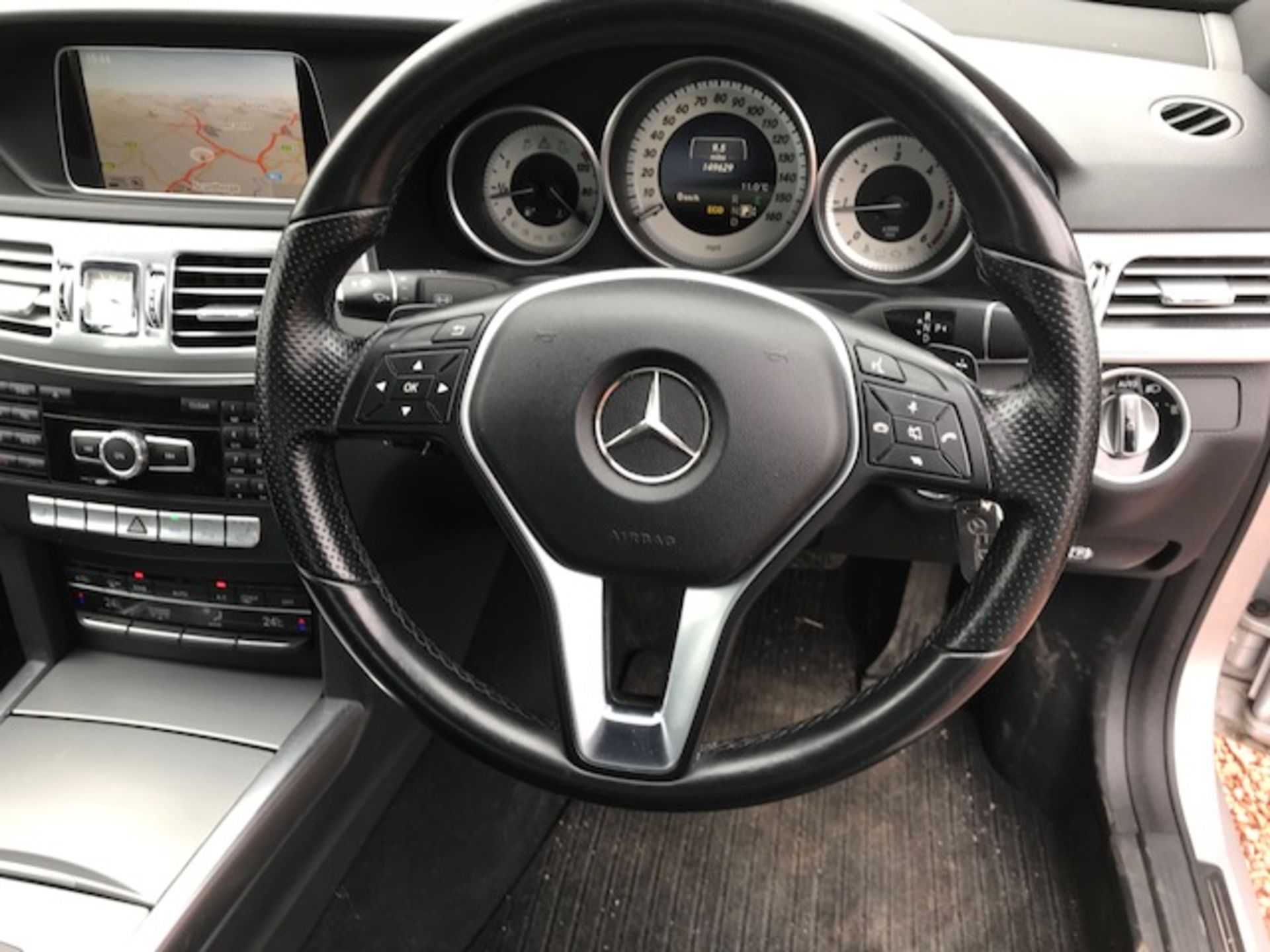 Mercedes Benz E220 SE Bluetec Auto - Image 21 of 29