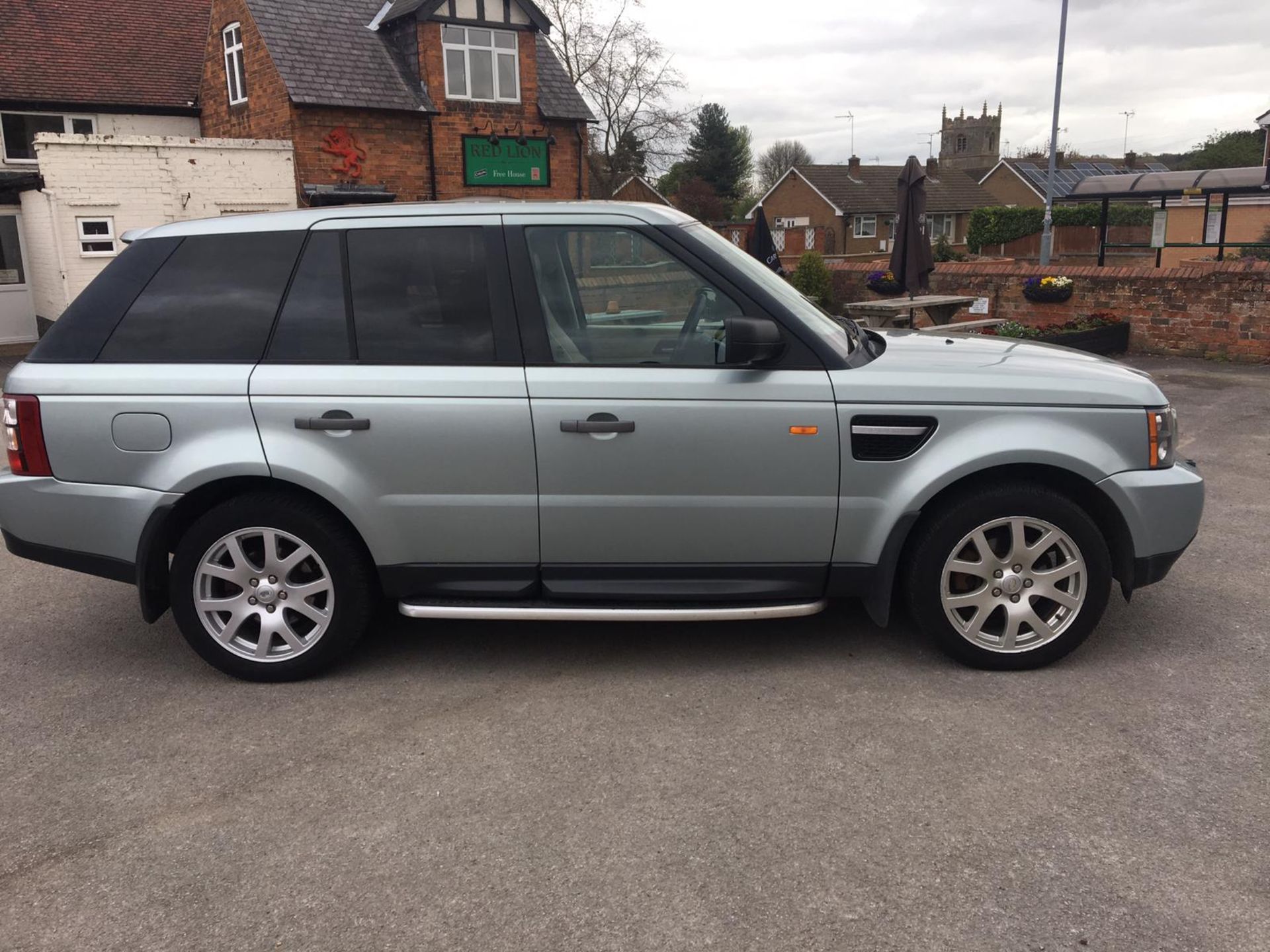 Range Rover Sport 2.7 TD V6 SE - Image 7 of 15