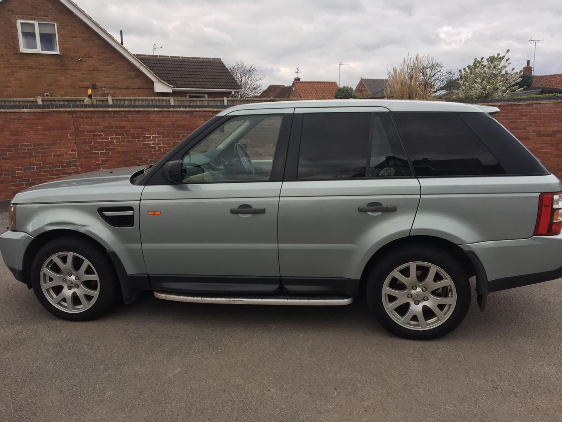 Range Rover Sport 2.7 TD V6 SE - Image 3 of 15