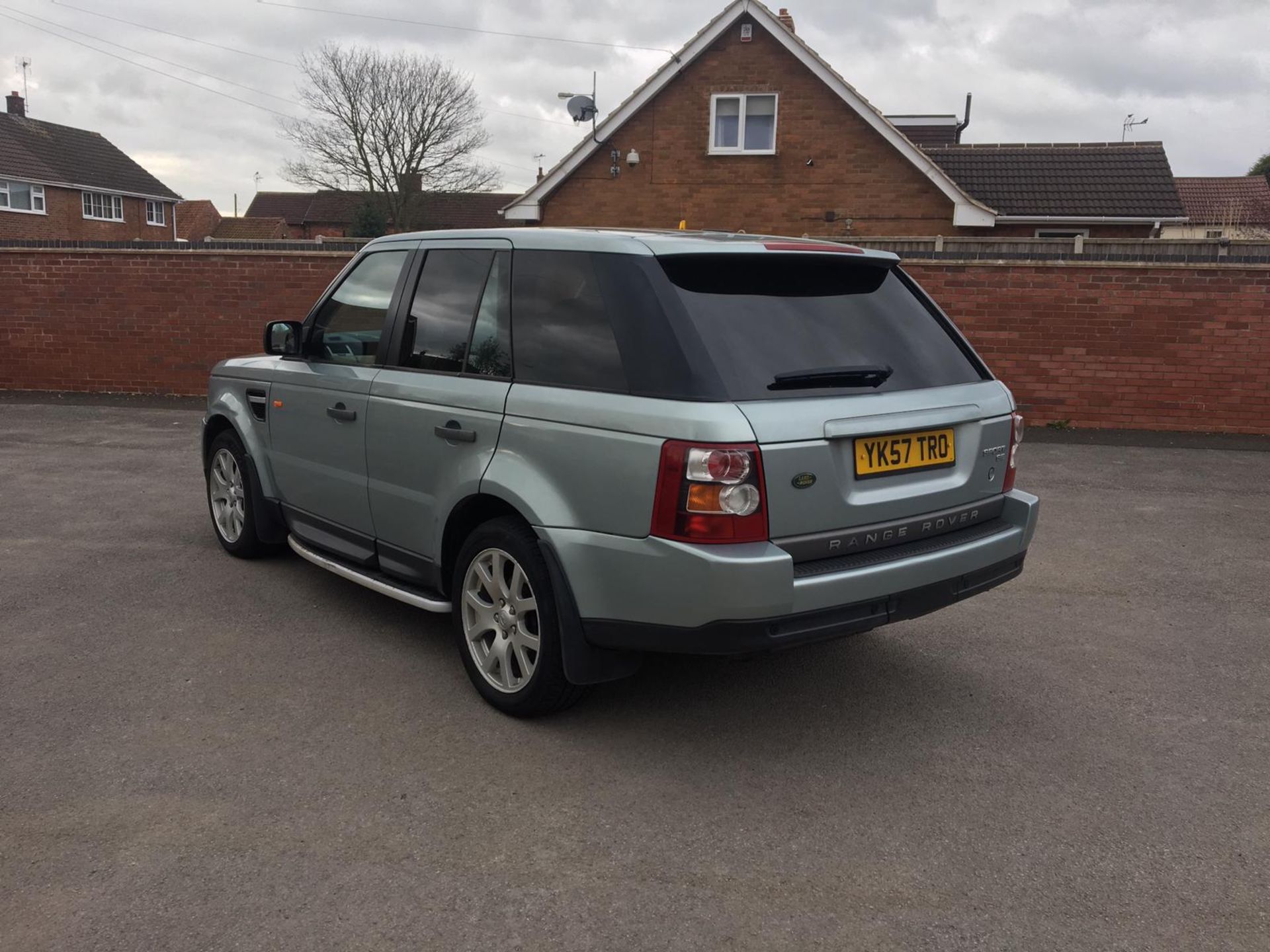 Range Rover Sport 2.7 TD V6 SE - Image 4 of 15