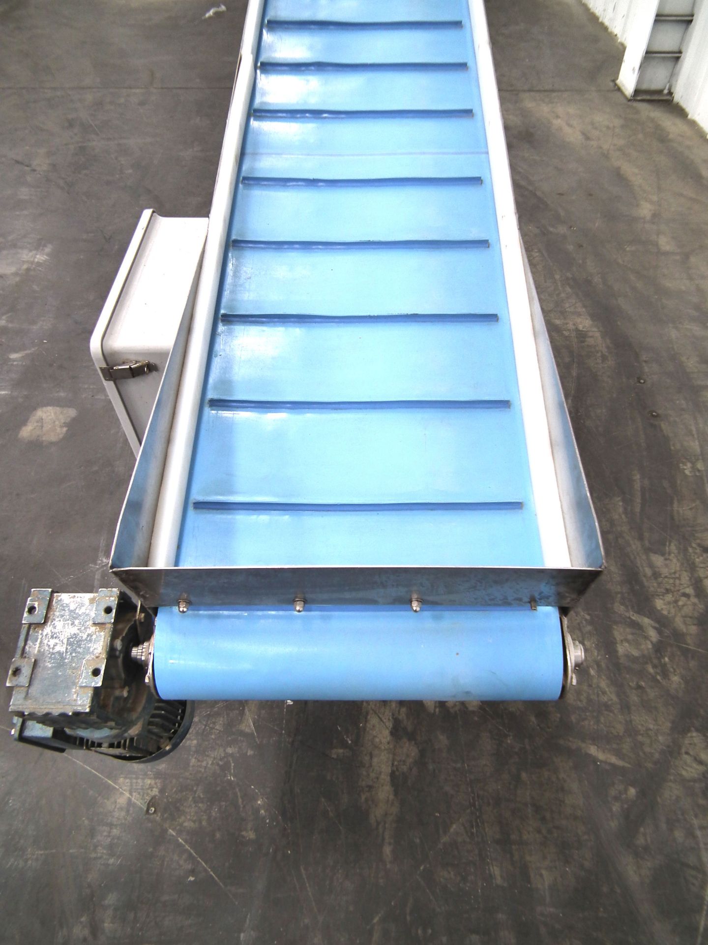 Dyna Belt Cleated Inclined Conveyor - Image 4 of 12