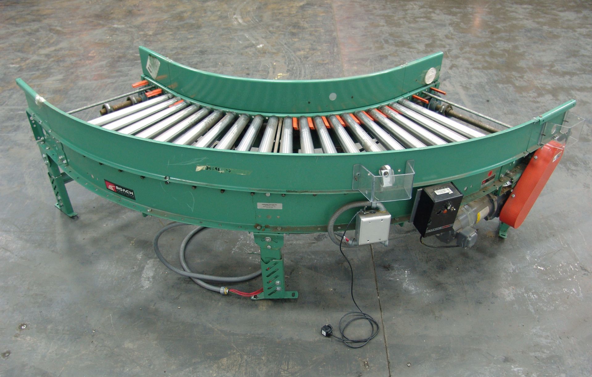 Roach Live Roller Curved Conveyor for Cases - Image 3 of 7