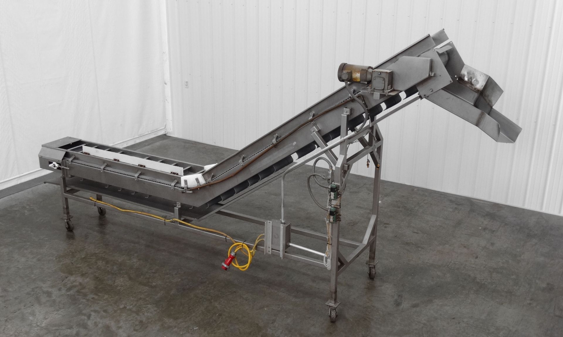 AC Horn 14 Inches Wide Cleated Incline Conveyor - Image 5 of 10