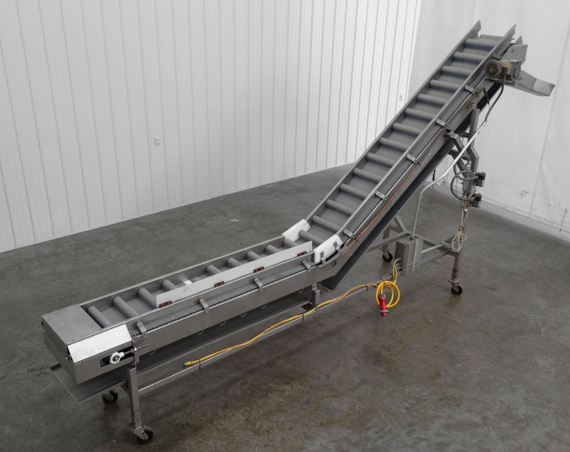 AC Horn 14 Inches Wide Cleated Incline Conveyor