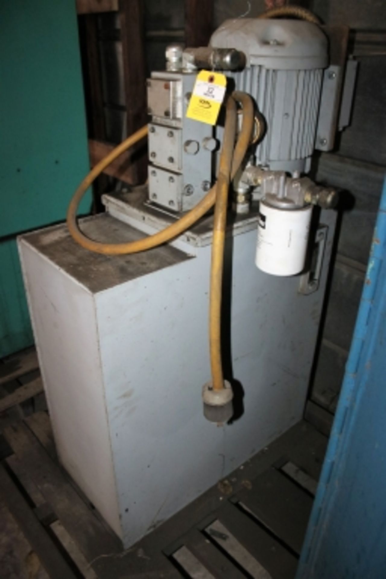 Hydraulic Pump & Reservoir - Image 2 of 9