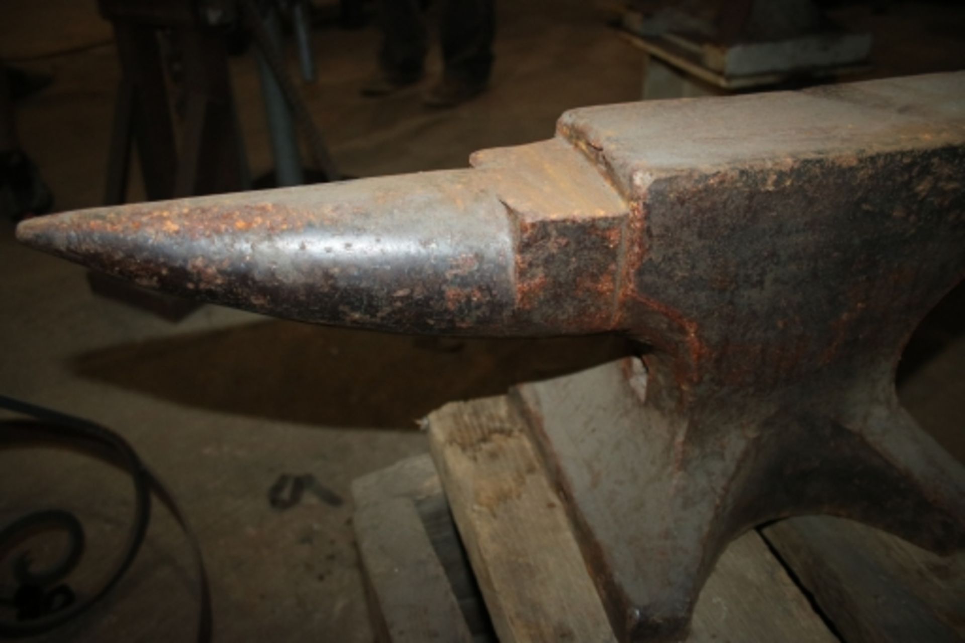 Peter Wright Anvil-170 lbs - Image 9 of 9