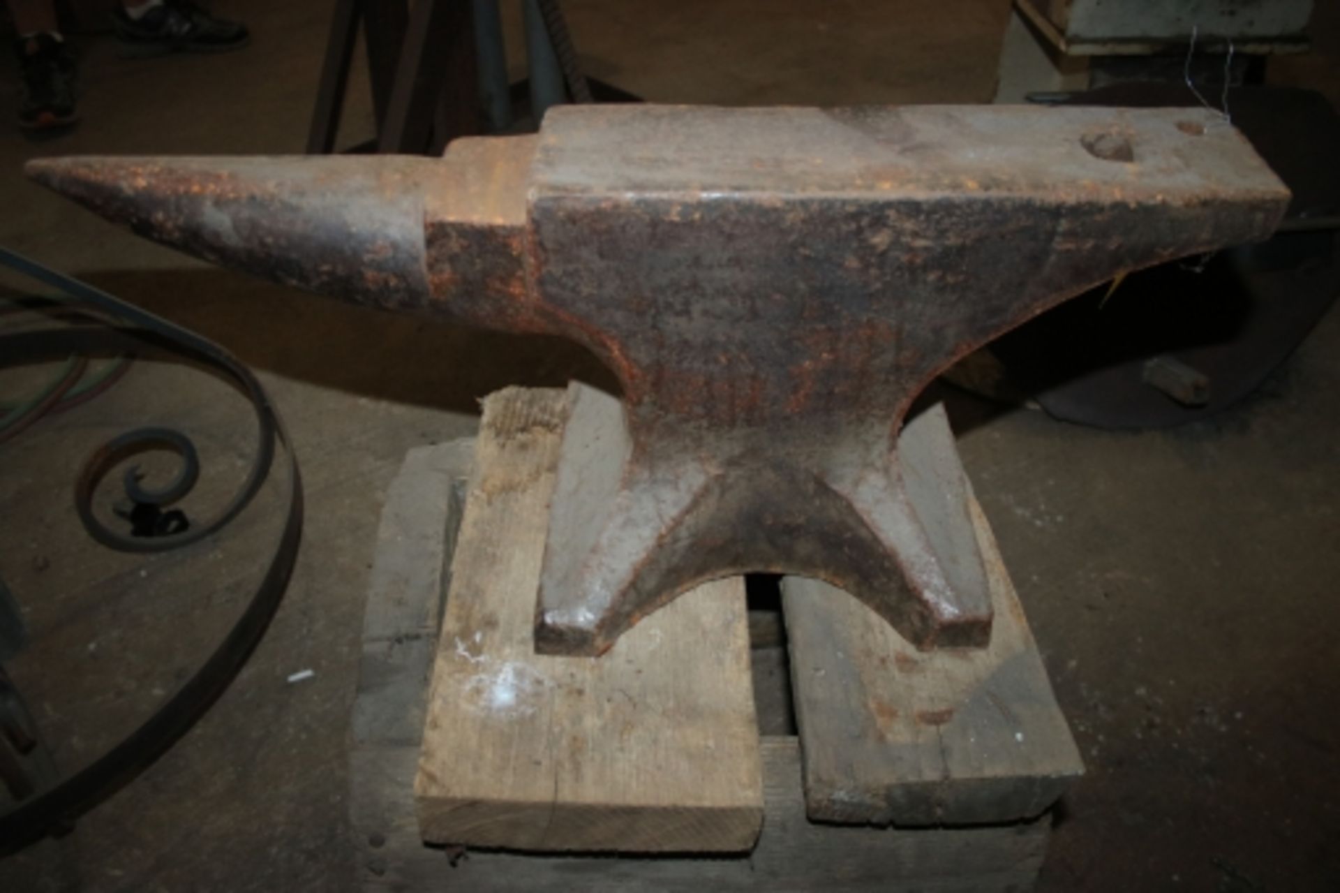 Peter Wright Anvil-170 lbs - Image 2 of 9