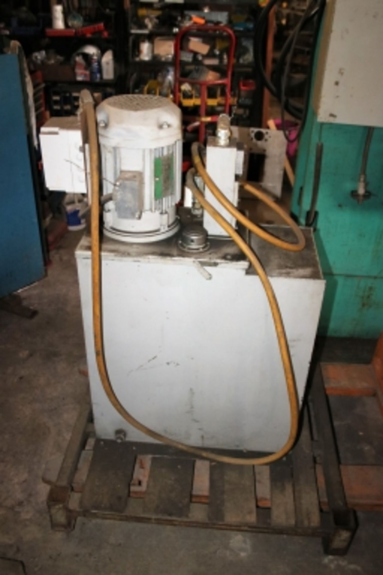 Hydraulic Pump & Reservoir - Image 7 of 9