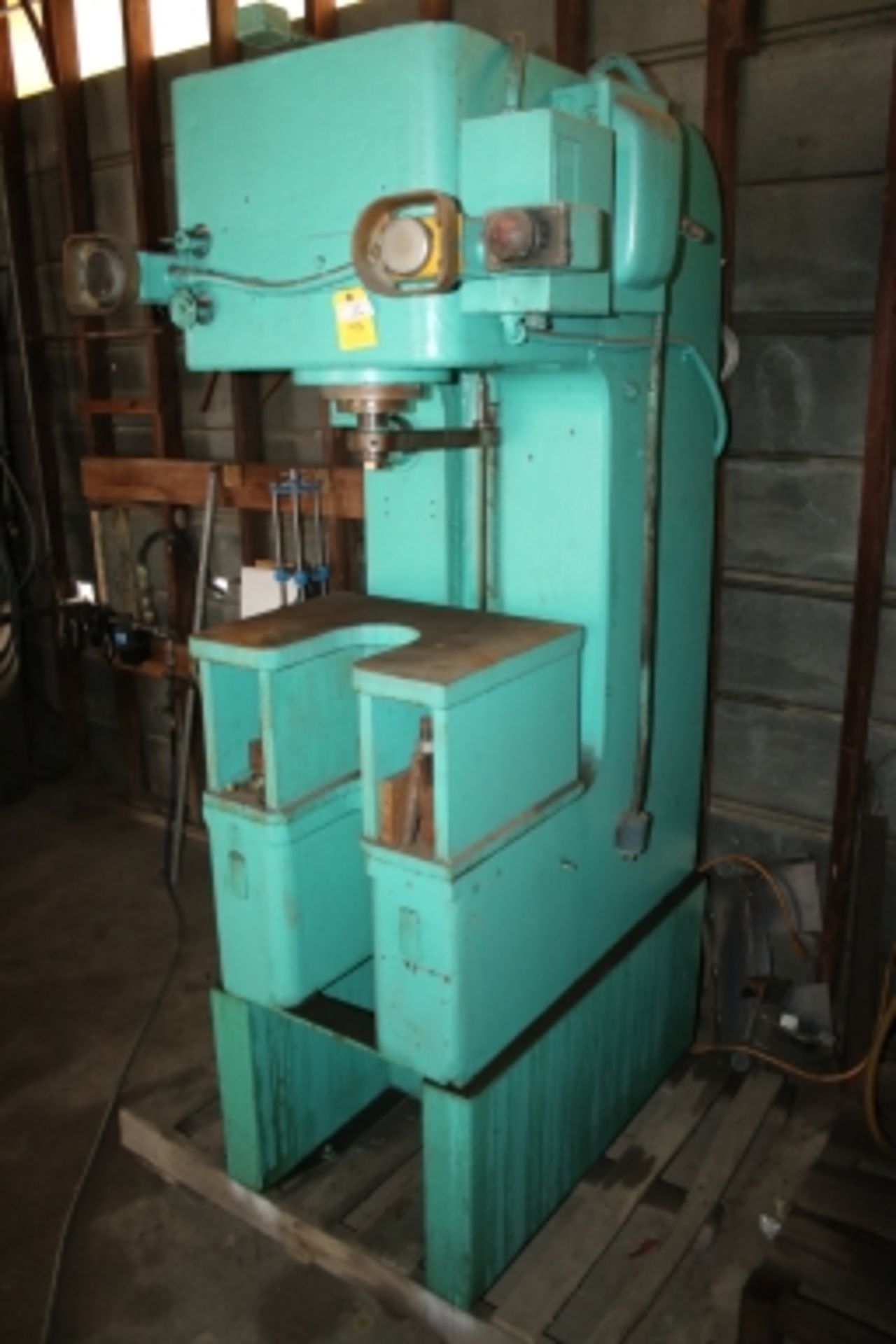 Dennison 10 Ton Hydraulic Press - Image 2 of 10