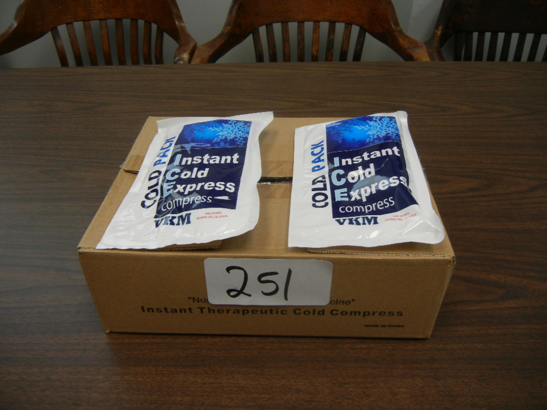 Boxes of Instant Squeeze Ice Pack 16/box, 4 box/case VKM#MC16