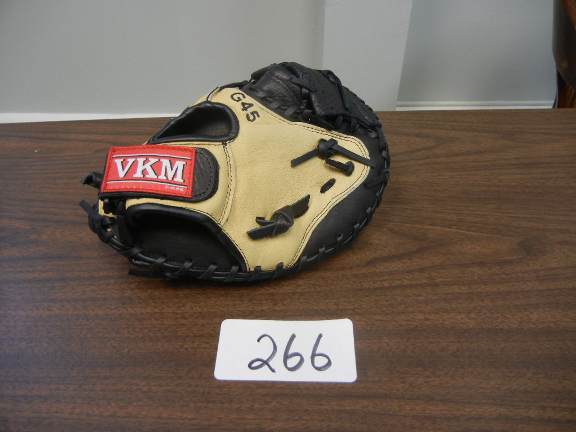 Full Grain Leather Right Handed Catchers Mitt, 30 1/2" VKM#G45