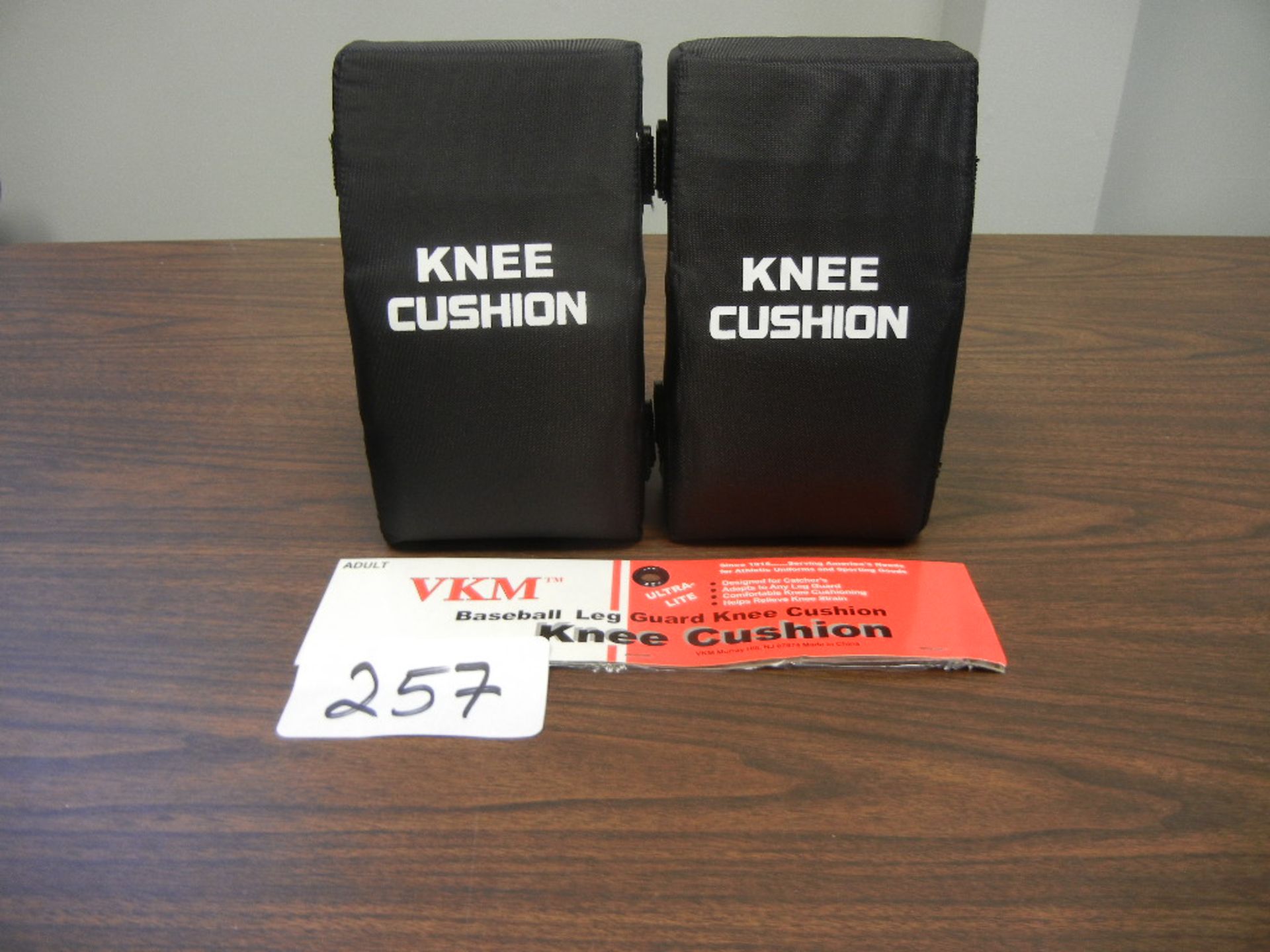 Adult Catchers Knee Cushion (Black) VKM#KNECA