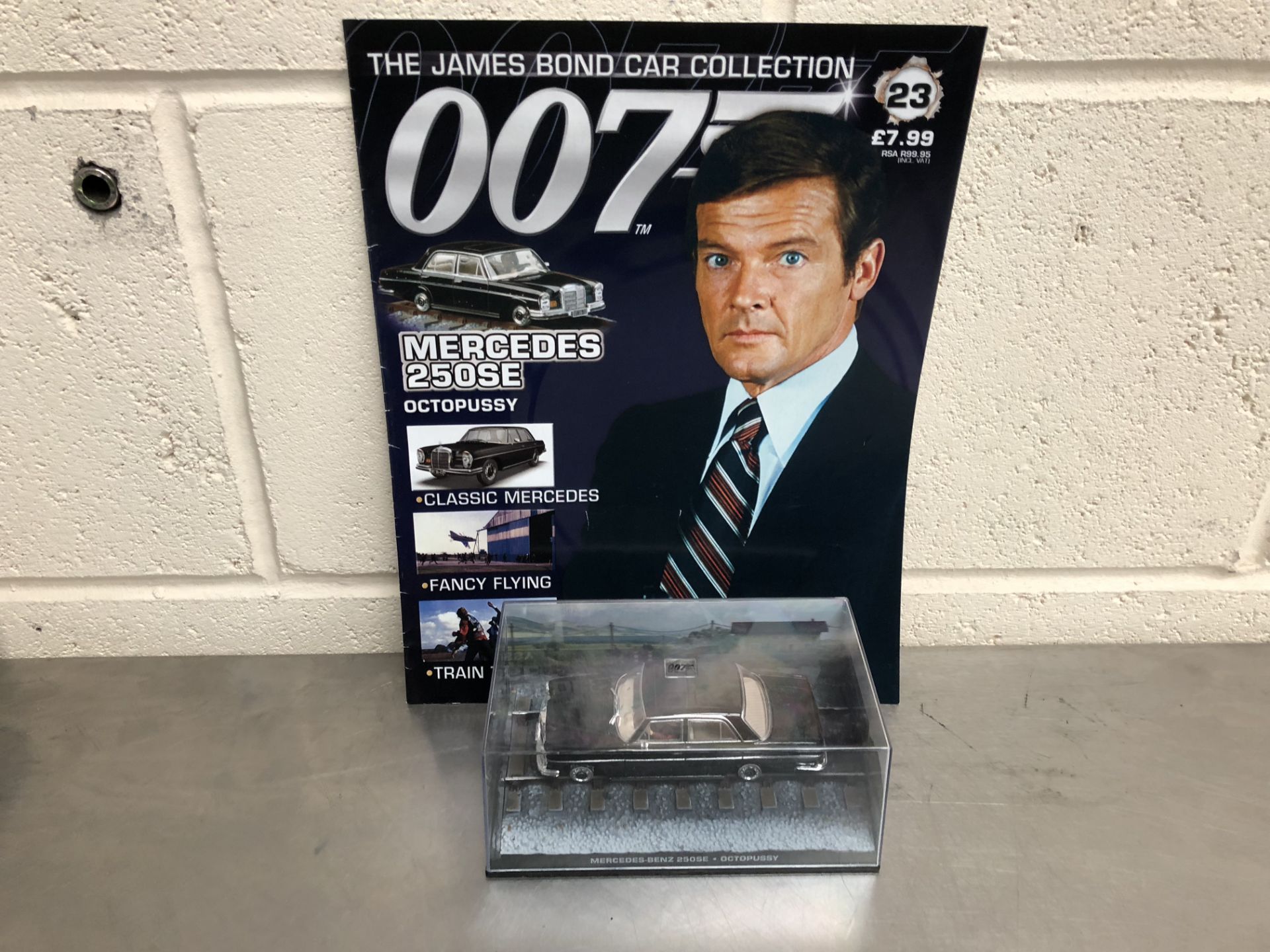 James Bond Collectors Car and Brochure No23