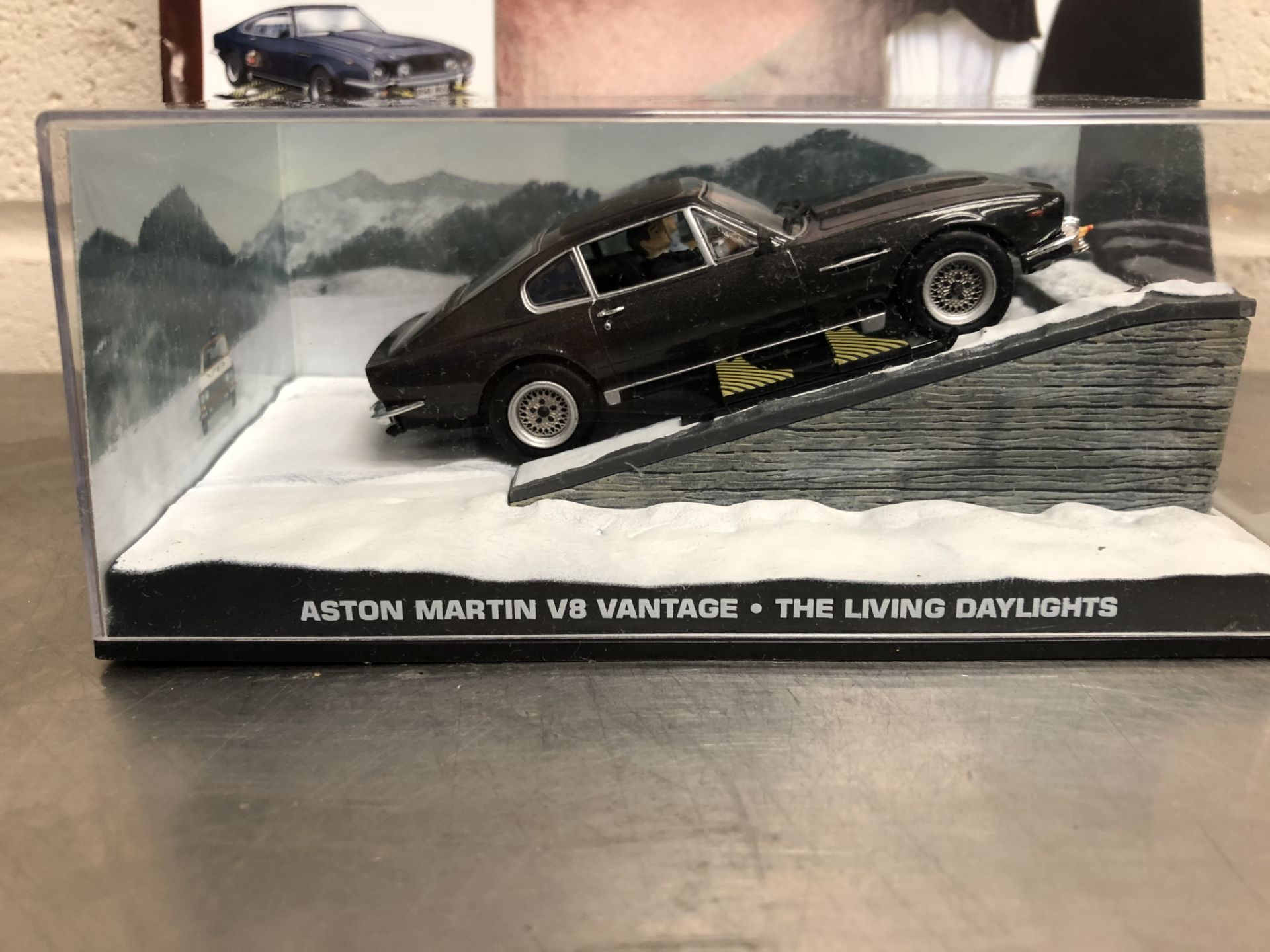 James Bond Collectors Car and Brochure No14 - Image 2 of 2