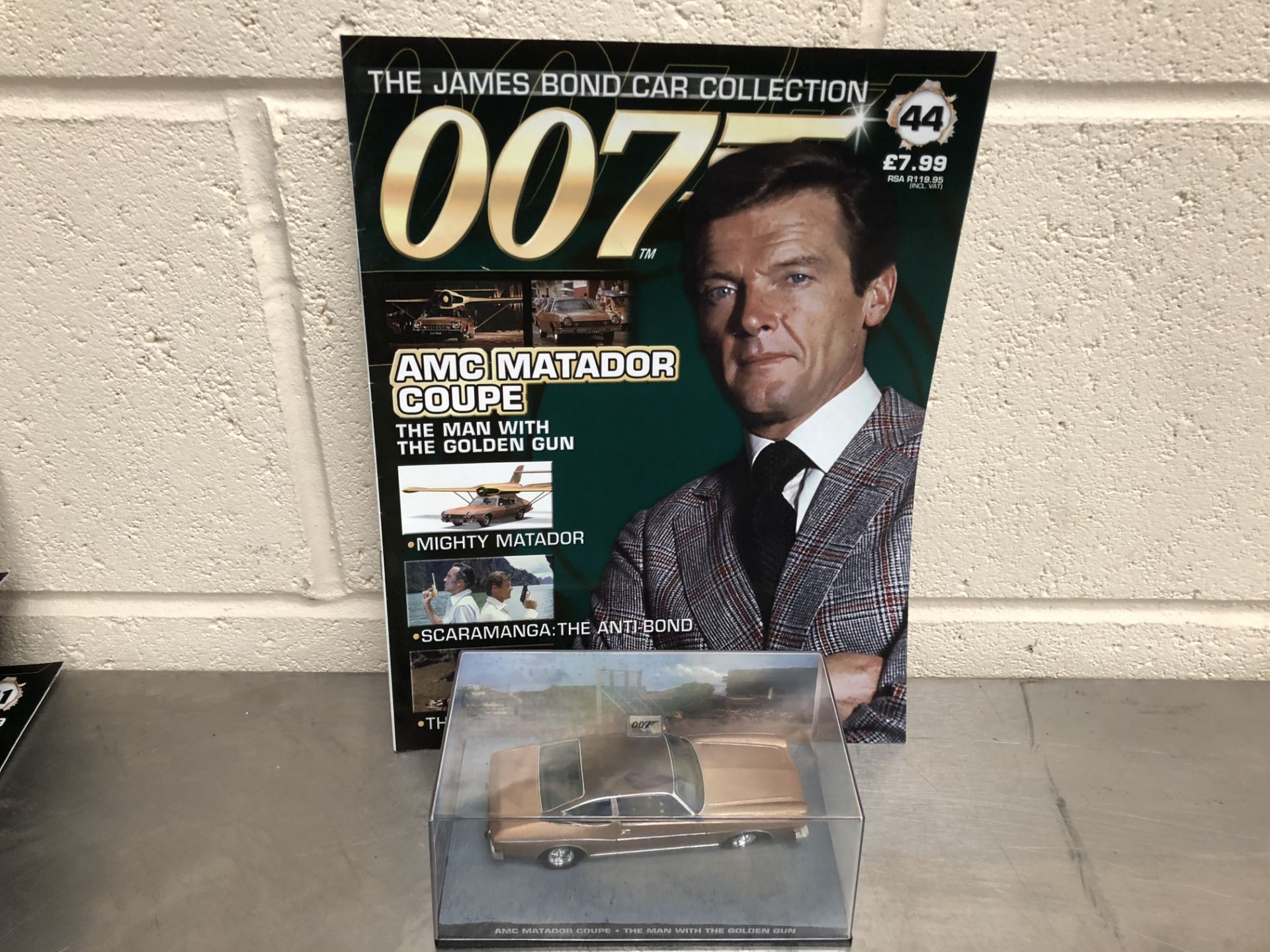 James Bond Collectors Car and Brochure No44