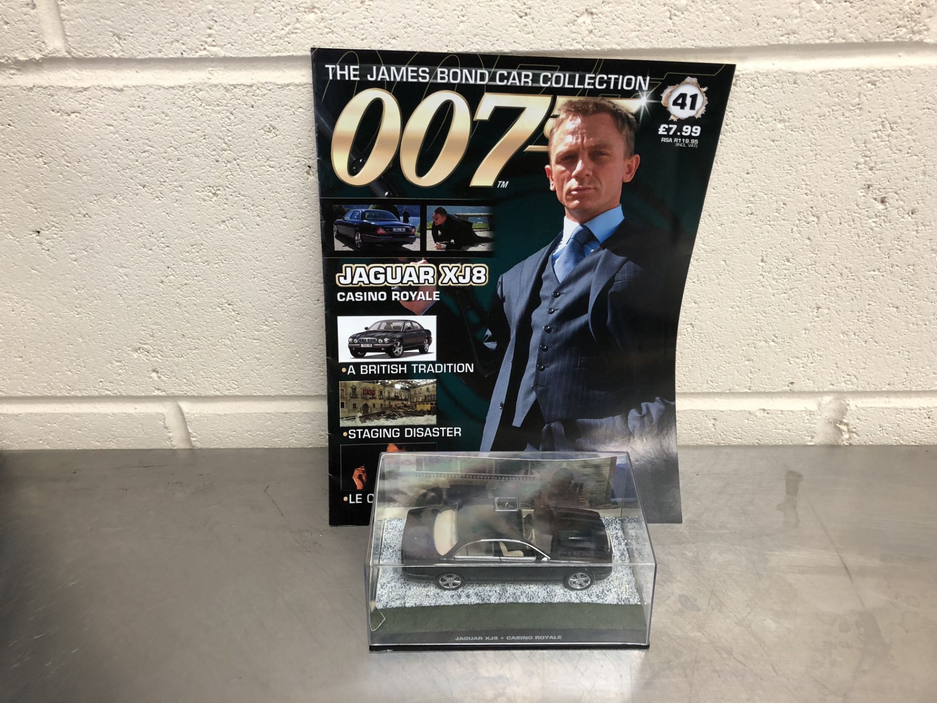 James Bond Collectors Car and Brochure No41