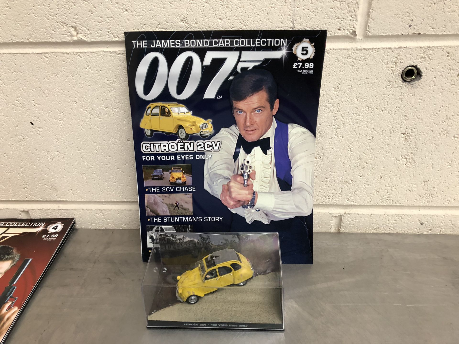 James Bond Collectors Car and Brochure No5..