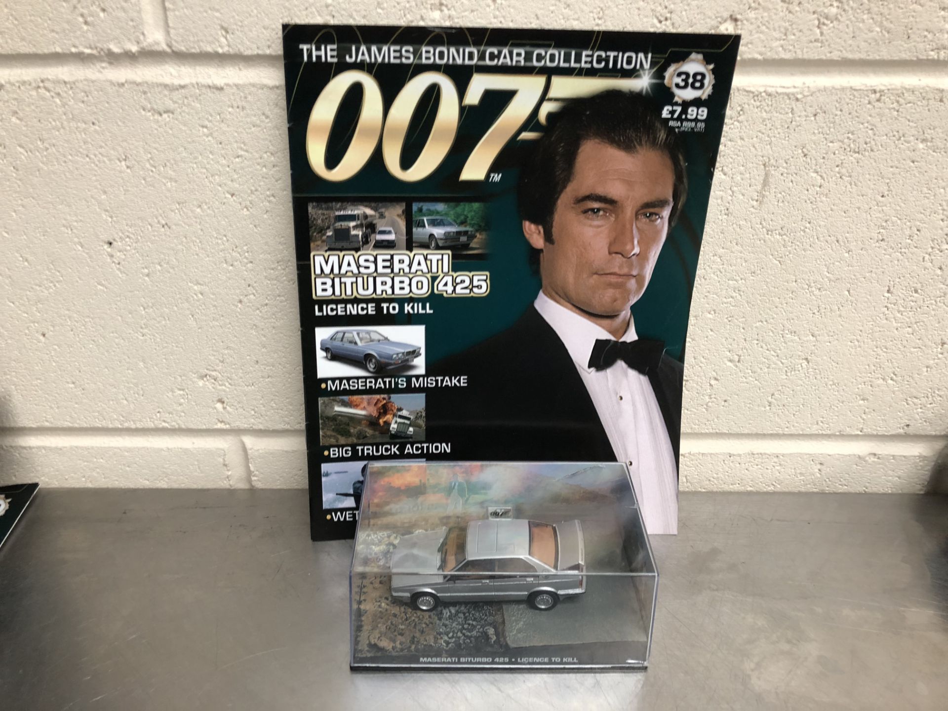 James Bond Collectors Car and Brochure No38