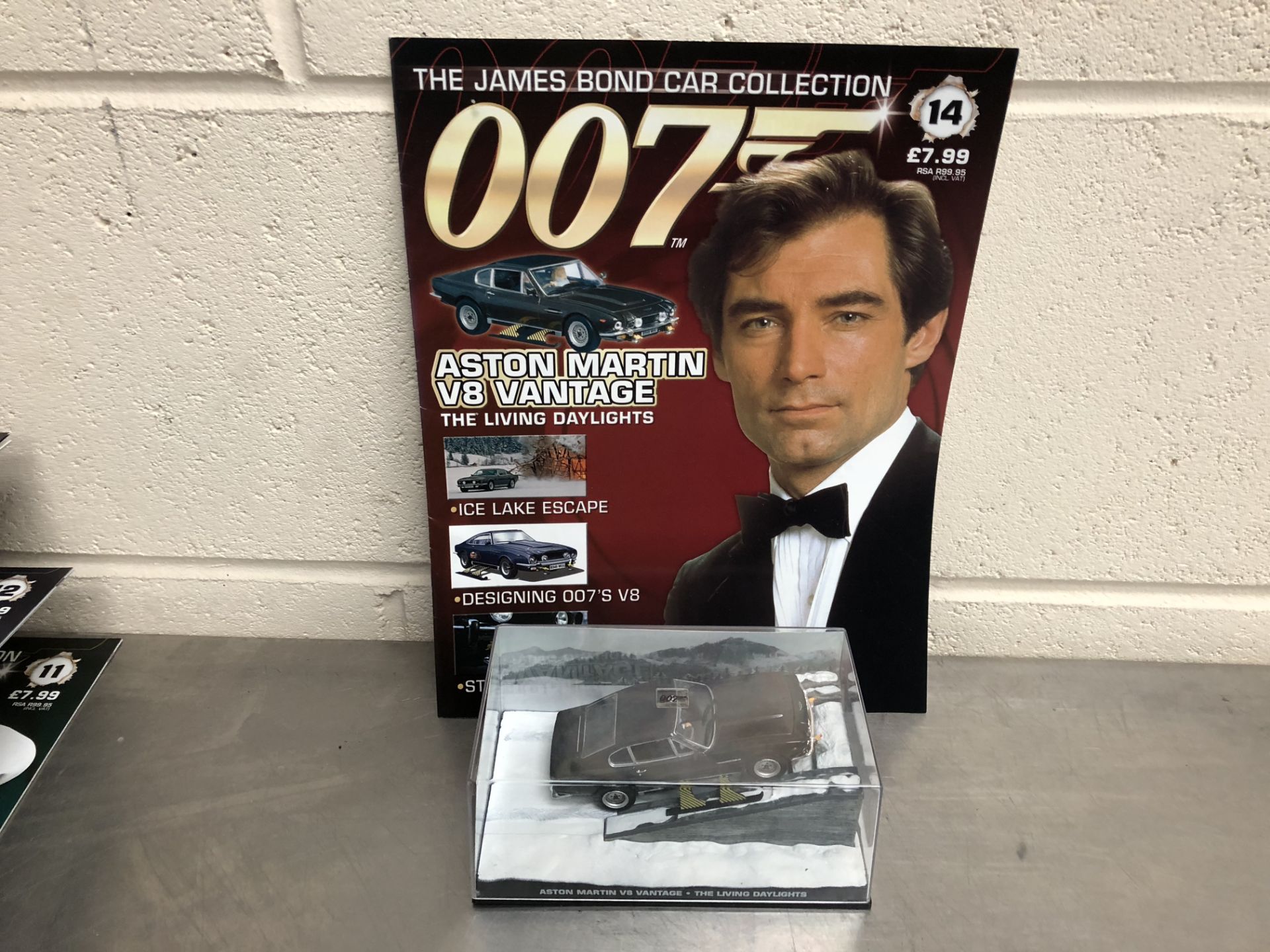 James Bond Collectors Car and Brochure No14