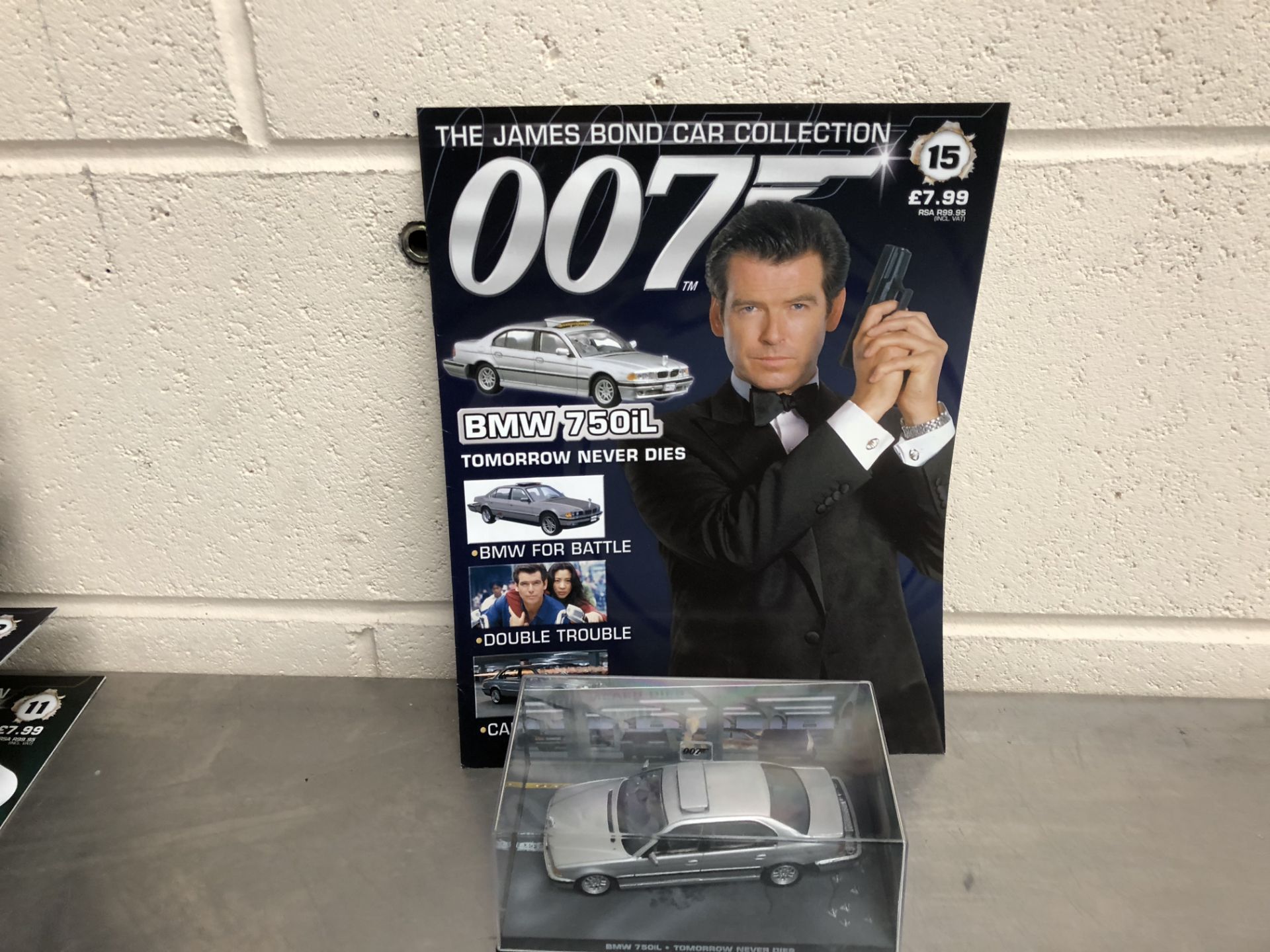 James Bond Collectors Car and Brochure No15