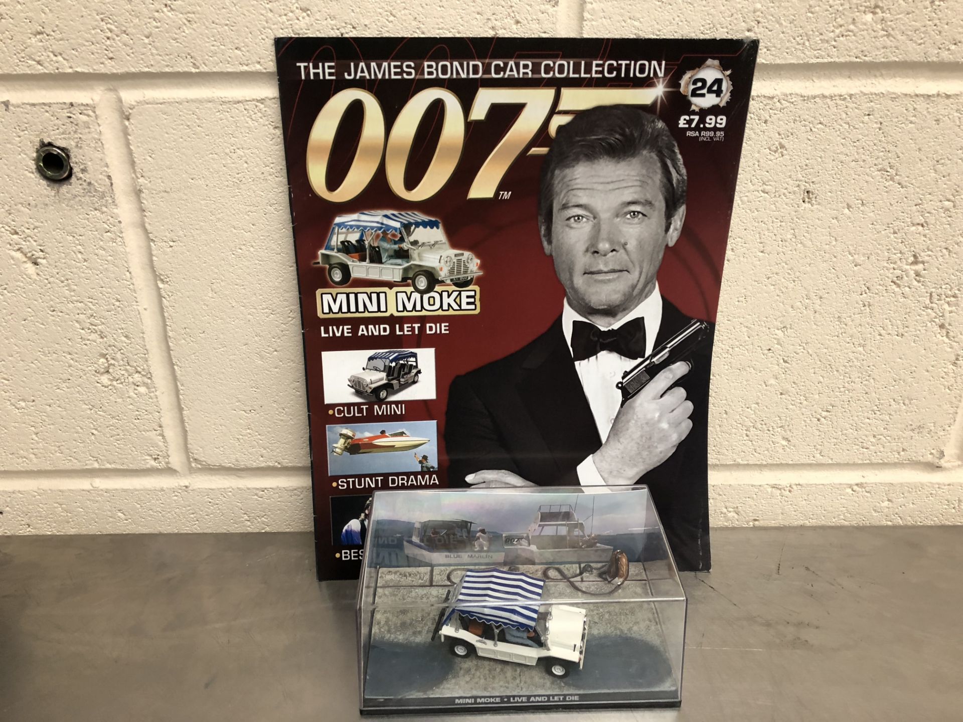 James Bond Collectors Car and Brochure No24