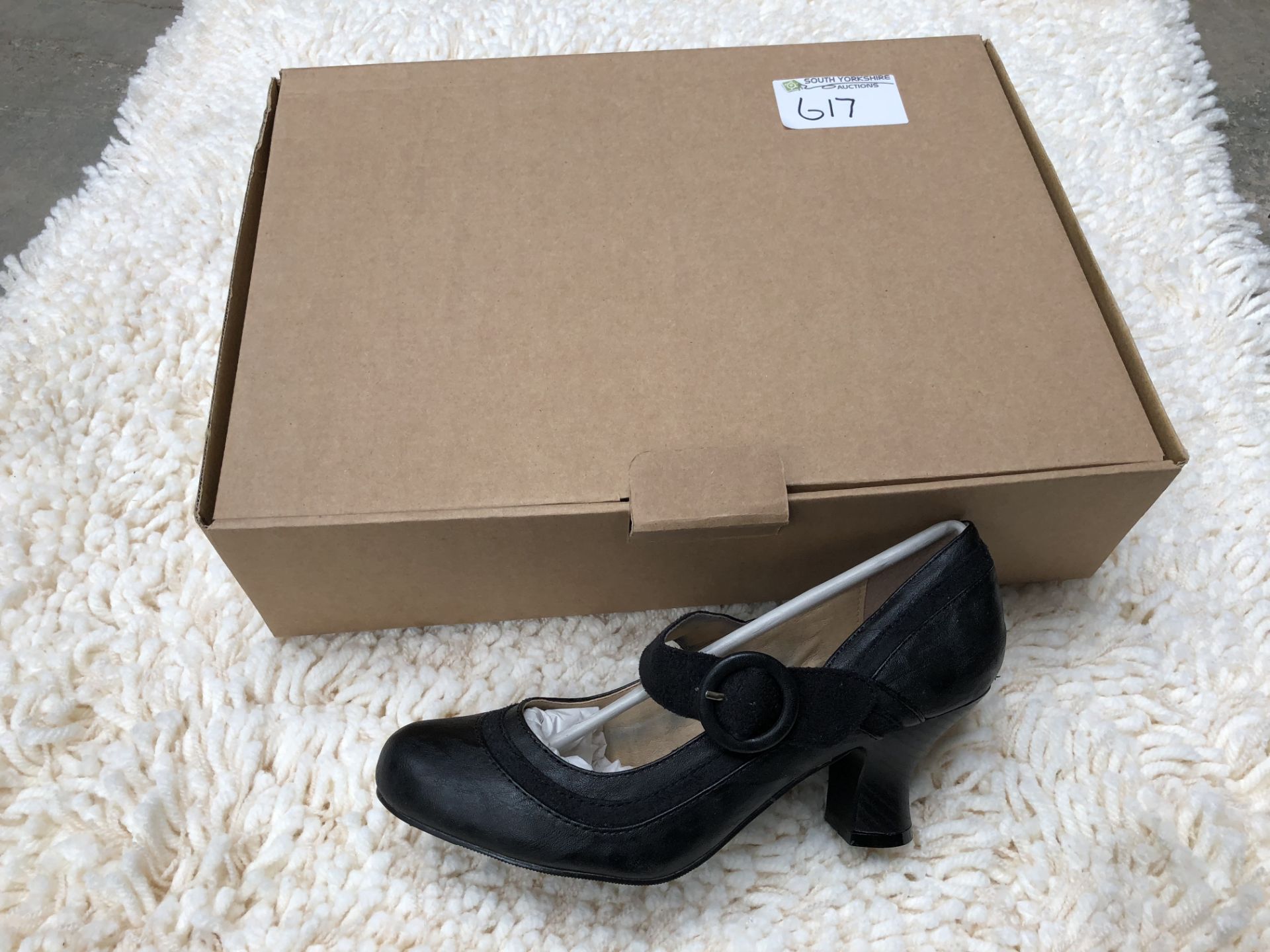 Tommy and Kate, Size 5 Black, Heel New in Box