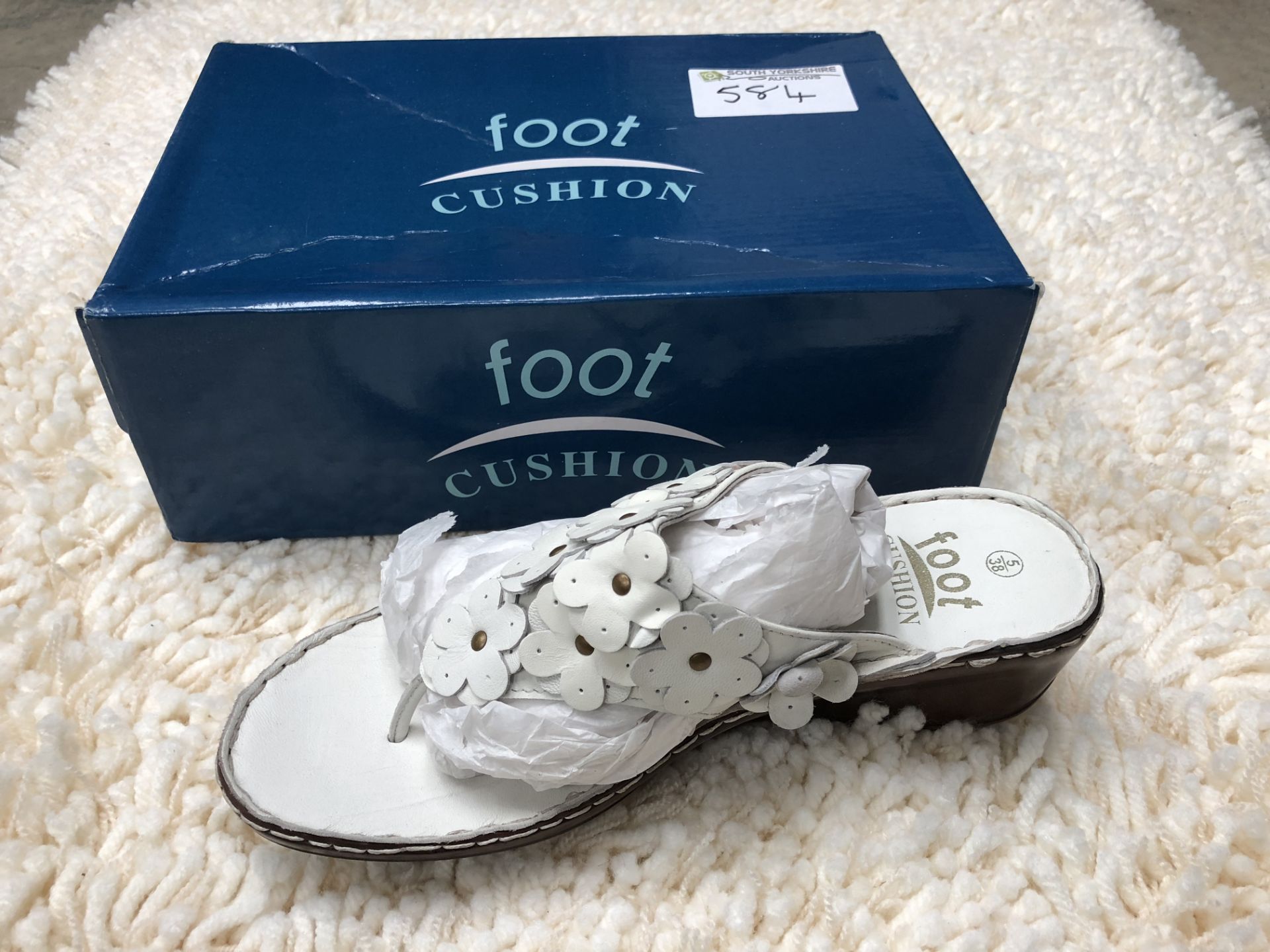 Foot Cushion, Size 5, White Sandal, New and Boxed