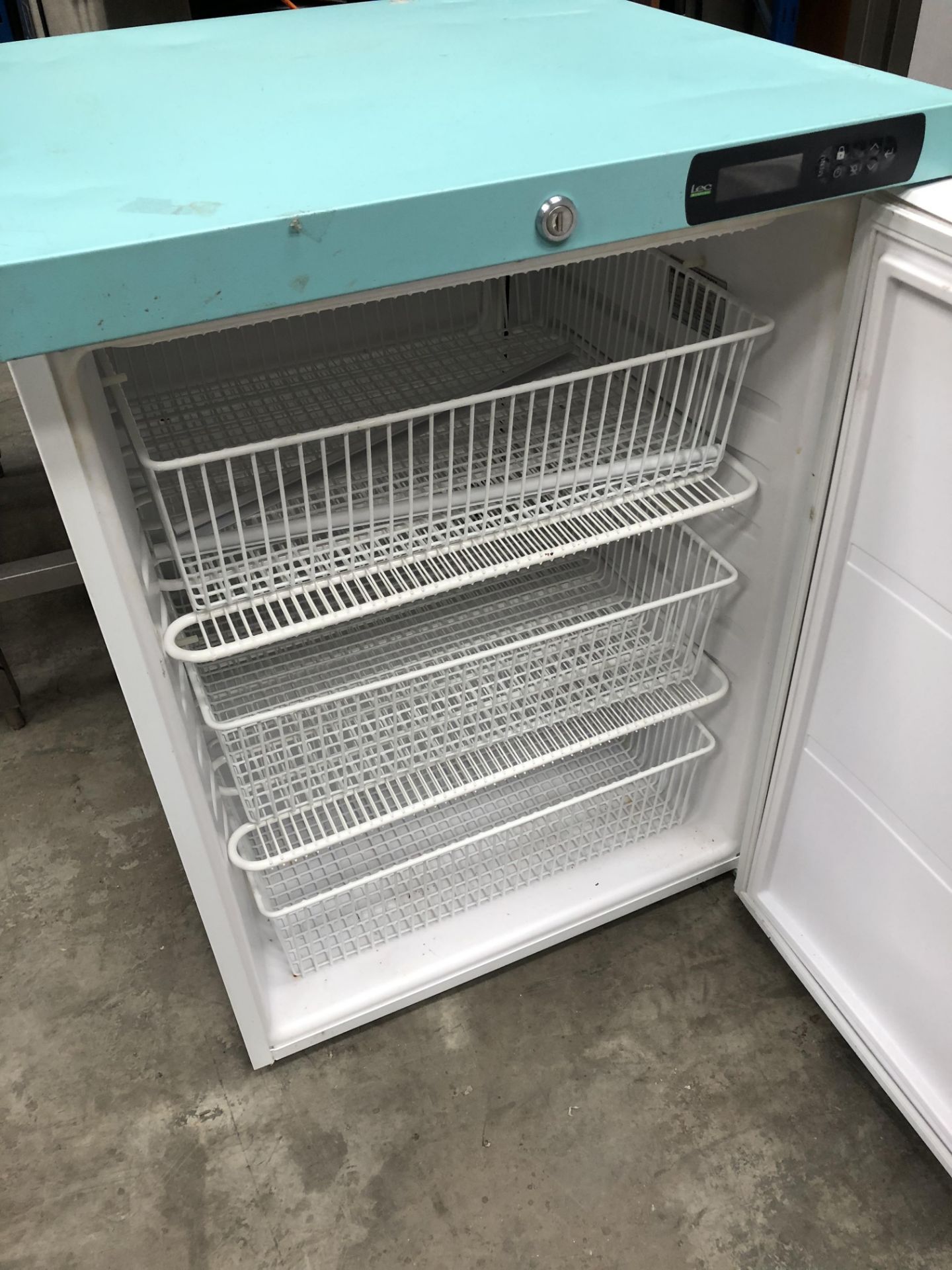 Lec Under Counter Medical Freezer - Image 2 of 3