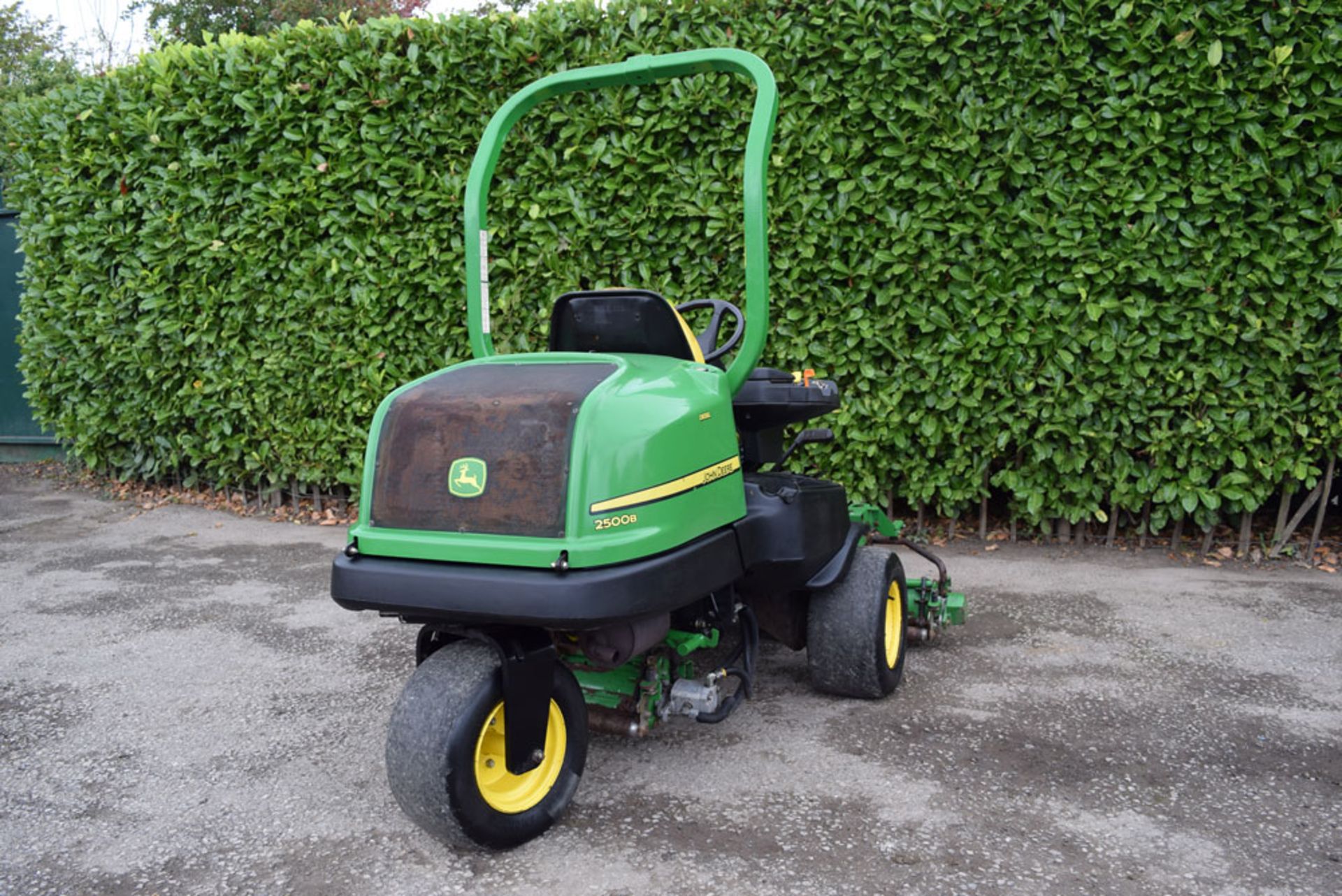 2007 John Deere 2500B Ride On Cylinder Greens Mower - Image 7 of 7