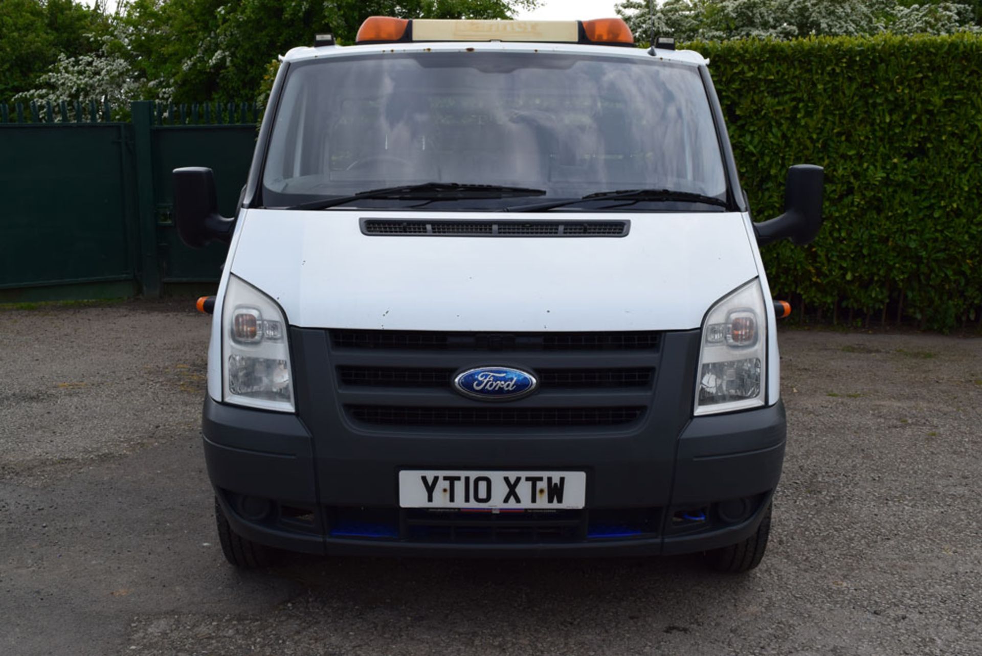 2010 Ford Transit T350 RWD 2.4 115ps Drop Side Pickup With Tail Lift - Image 2 of 11