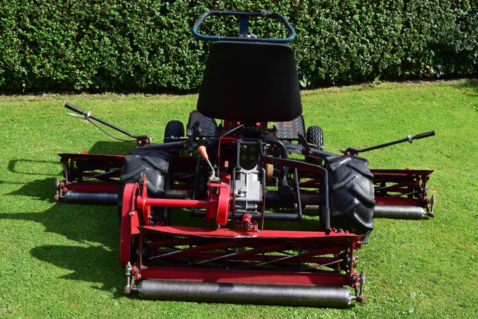 Saxon Triple LM180B Ride On Cylinder Mower - Image 7 of 10