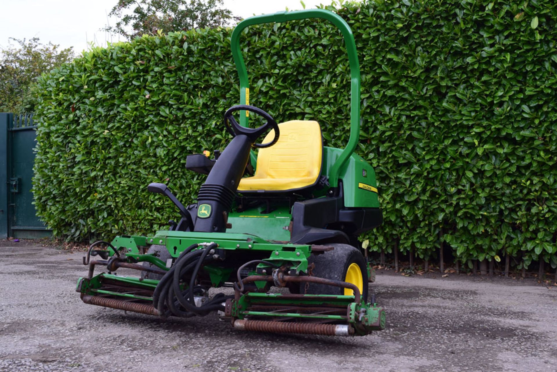 2007 John Deere 2500B Ride On Cylinder Greens Mower - Image 6 of 7