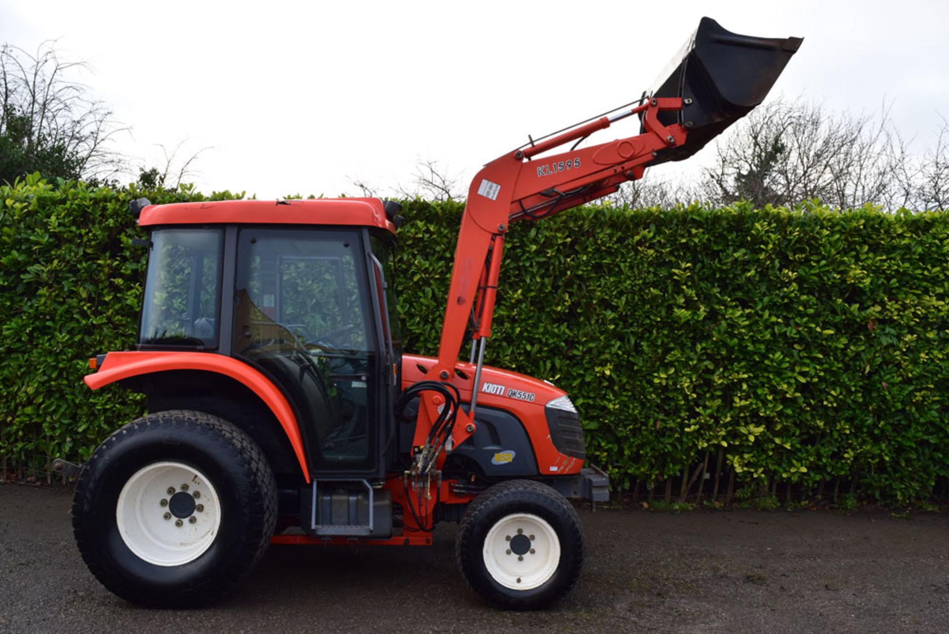 Kioti DK551C Compact Tractor With KL1595 Loader