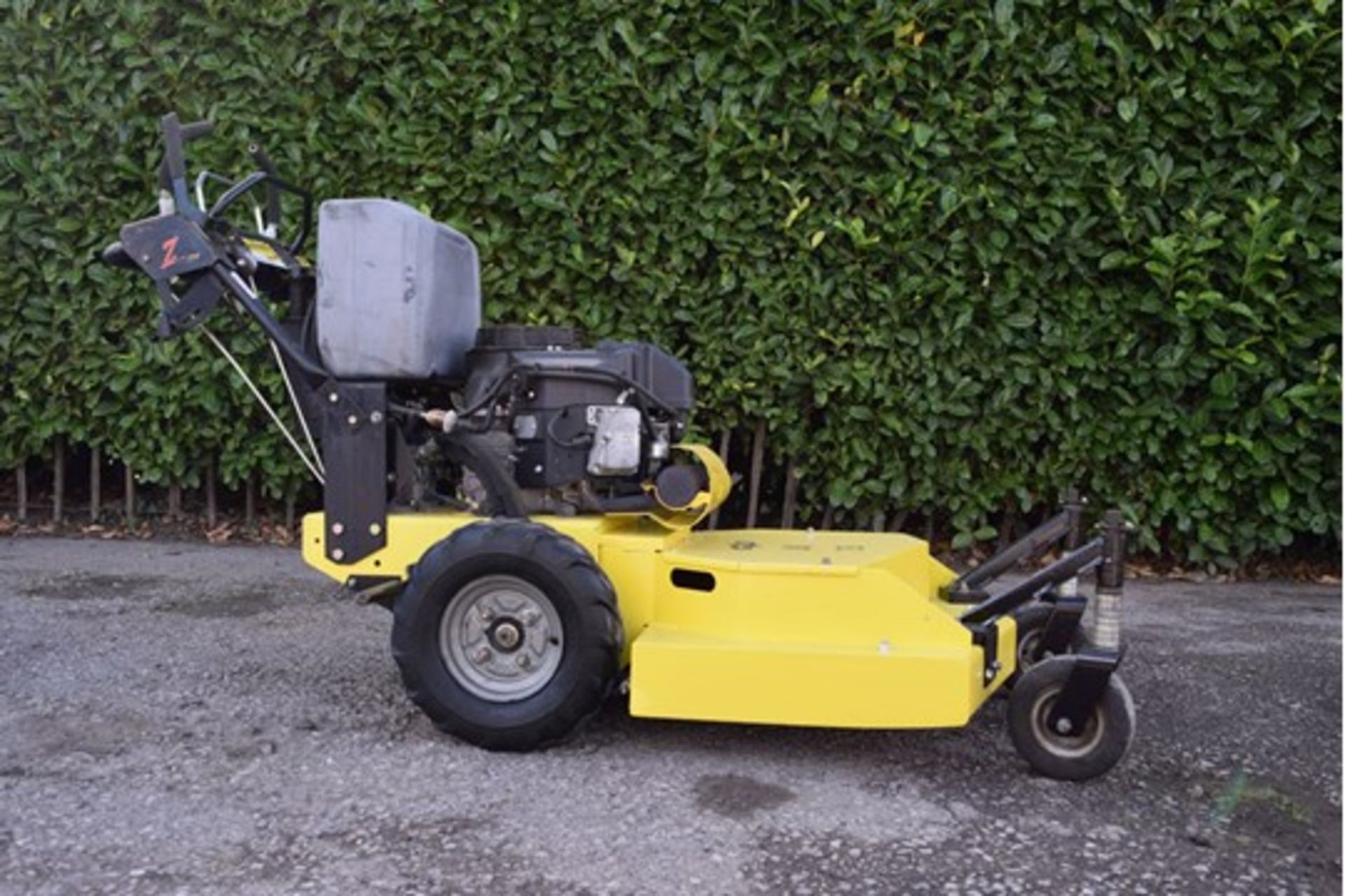 2013 Great Dane Pedestrian 32" Commercial Walk Behind Zero Turn Rotary Mower - Image 4 of 7