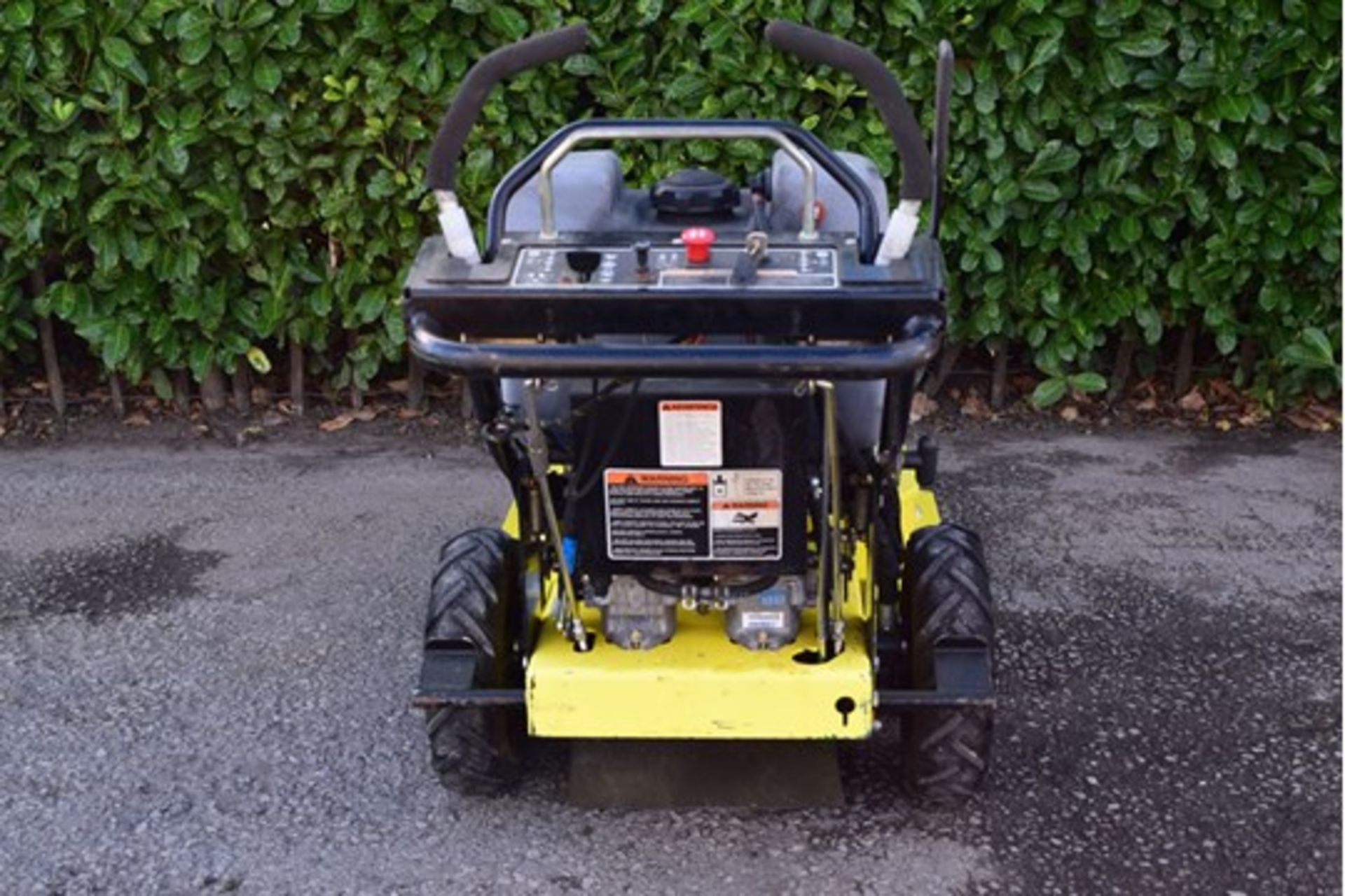 2013 Great Dane Pedestrian 32" Commercial Walk Behind Zero Turn Rotary Mower - Image 7 of 7