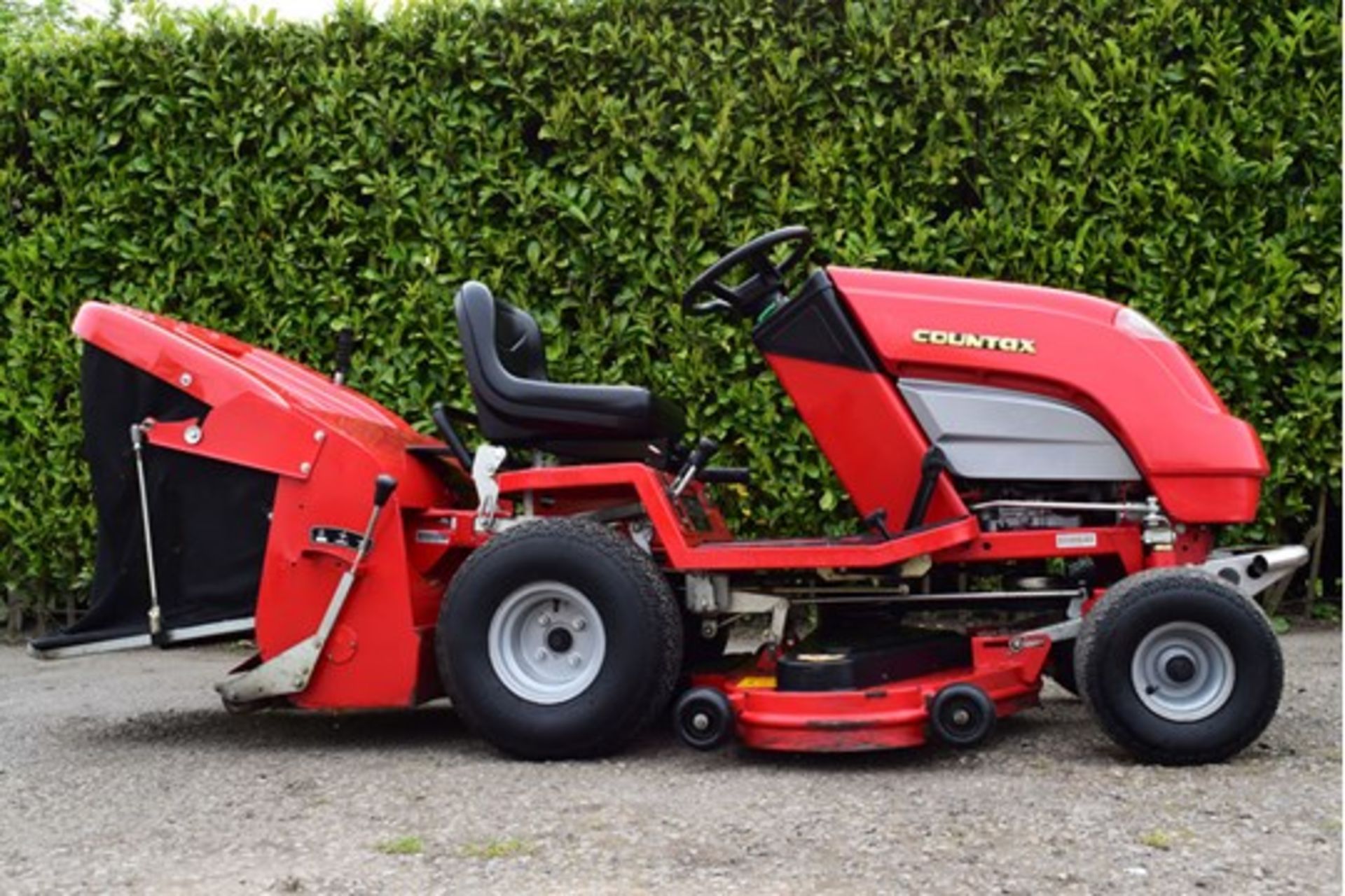 Countax C800H 44" Rear Discharge Garden Tractor With PGC