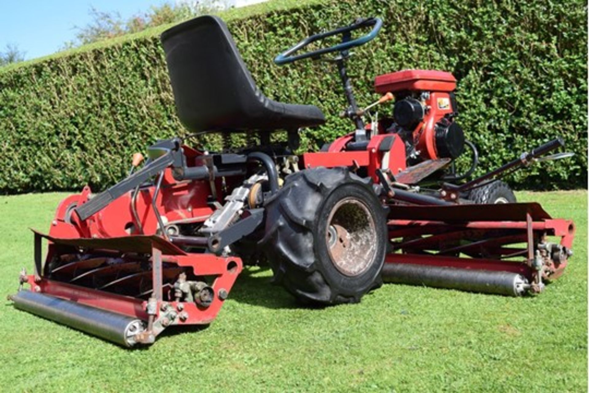 Saxon Triple LM180B Ride On Cylinder Mower - Image 2 of 10