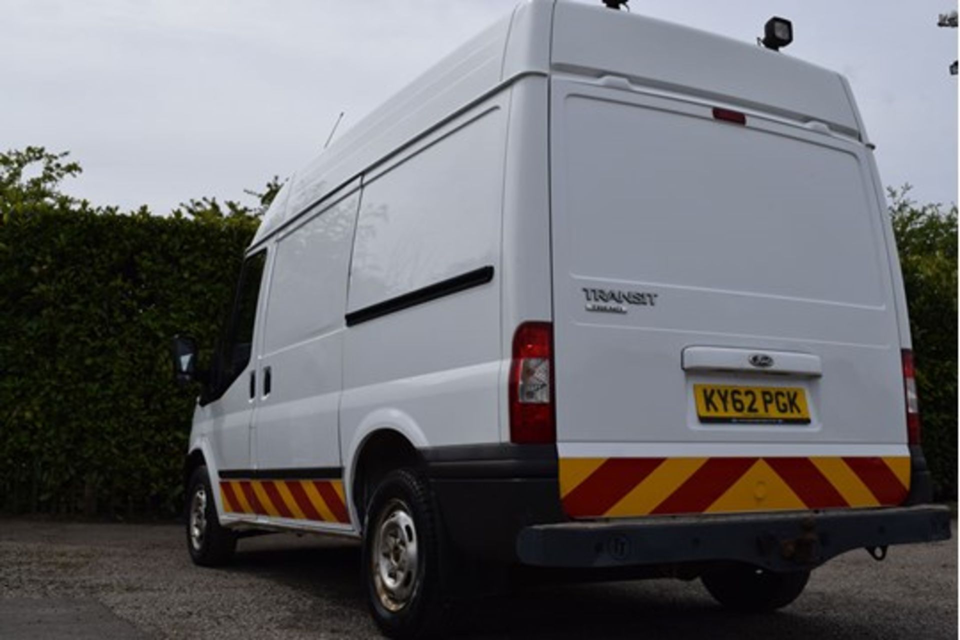 2012 Ford Transit T260 Trend FWD 2.2 125ps SWB Semi High Roof Panel Van - Image 8 of 10