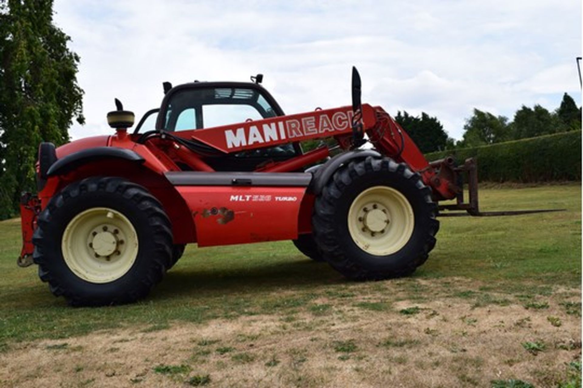 2004 Model Manitou MLT 526 Turbo 5 Meter 2.6 Tonne Telehandler - Image 5 of 12